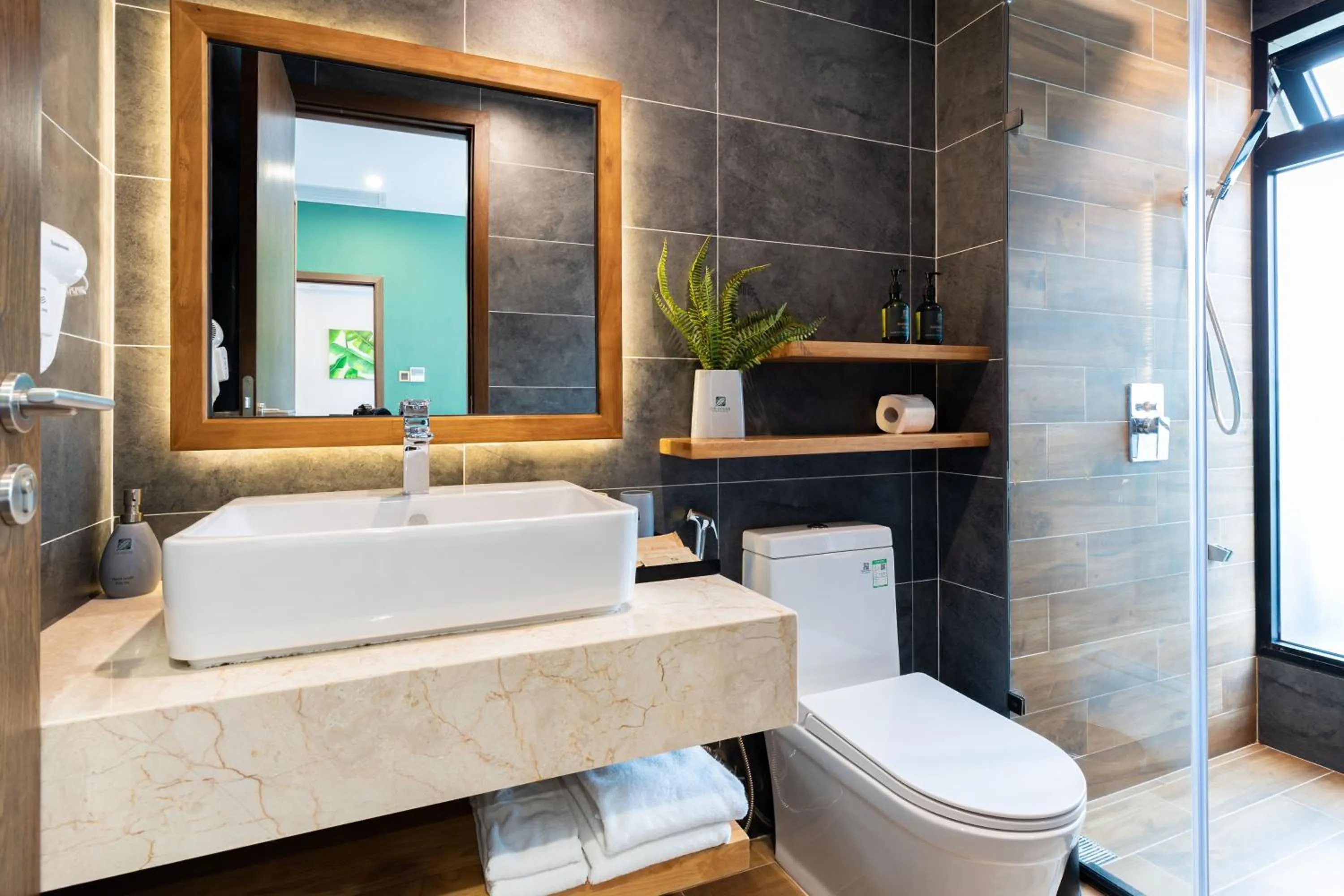 Bathroom in Chi House Danang Hotel and Apartment