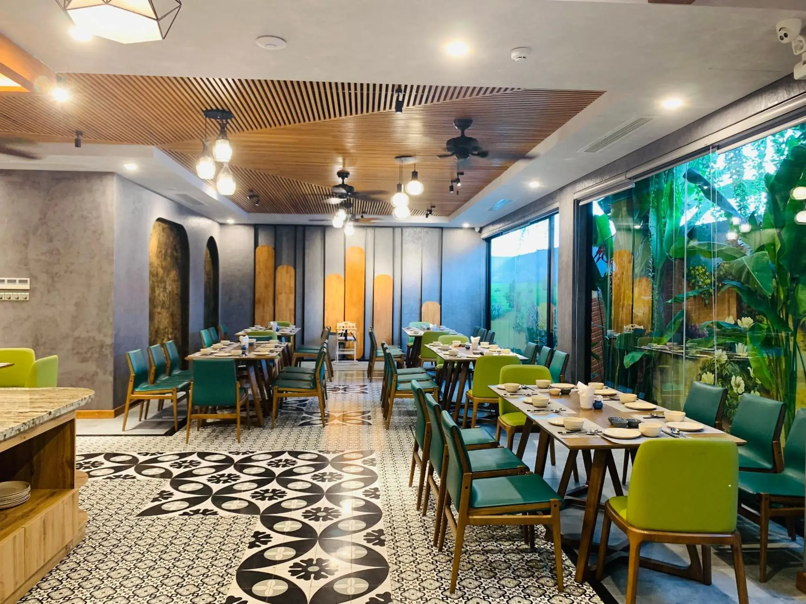 Restaurant/places to eat in Chi House Danang Hotel and Apartment Restaurant/places to eat in Chi House Danang Hotel and Apartment