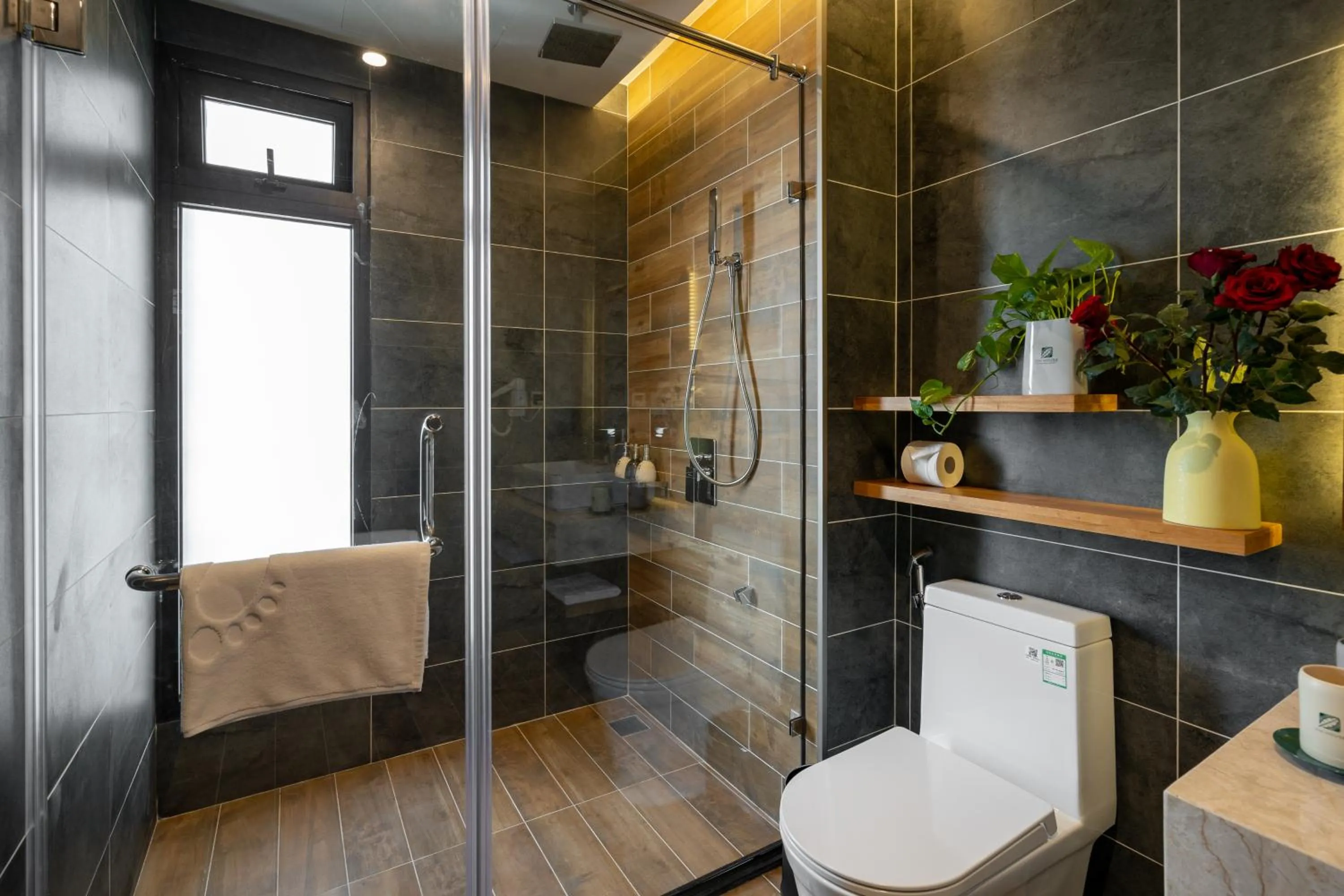 Bathroom in Chi House Danang Hotel and Apartment