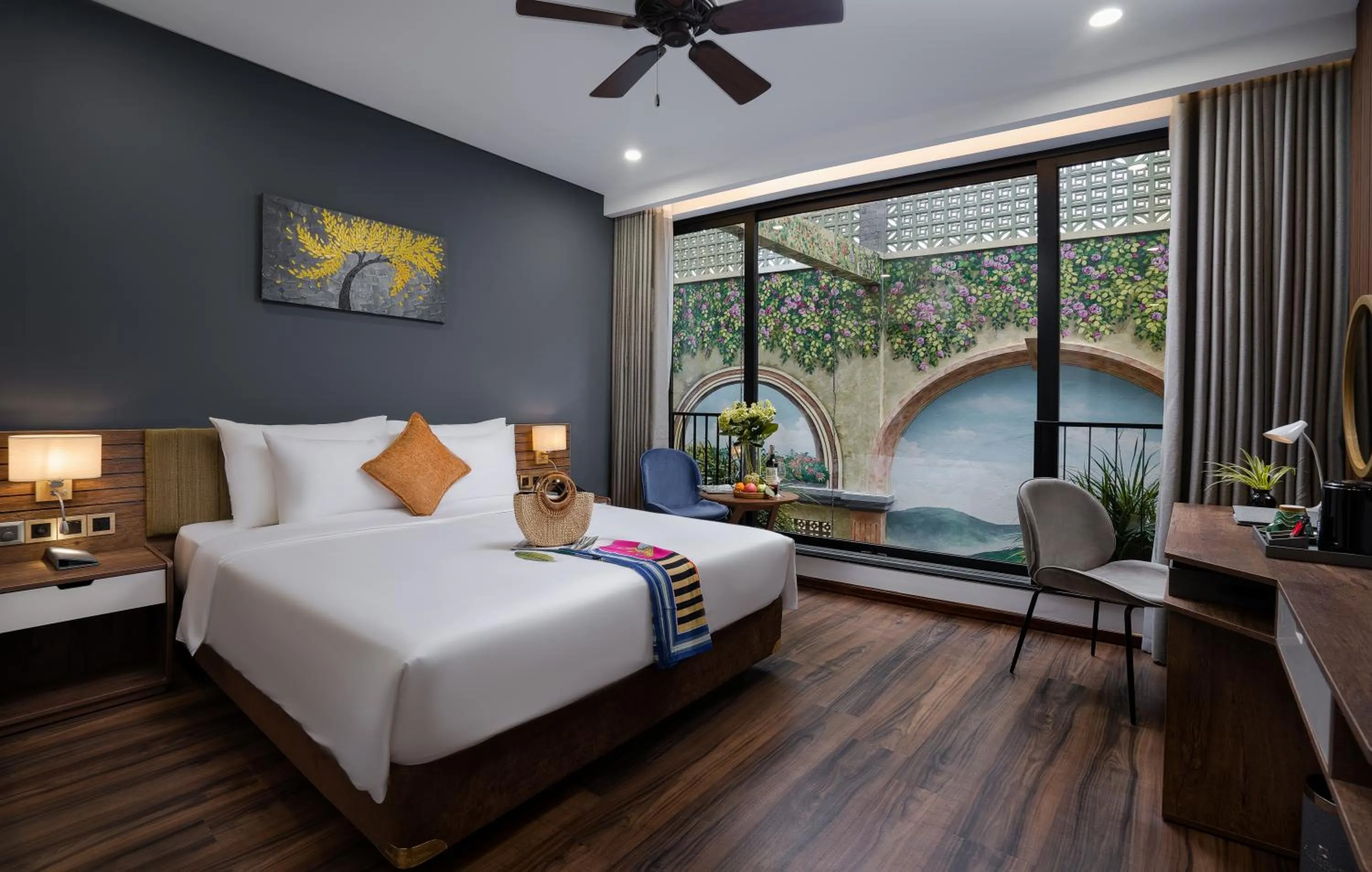 Photo of the whole room, Bed in Chi House Danang Hotel and Apartment