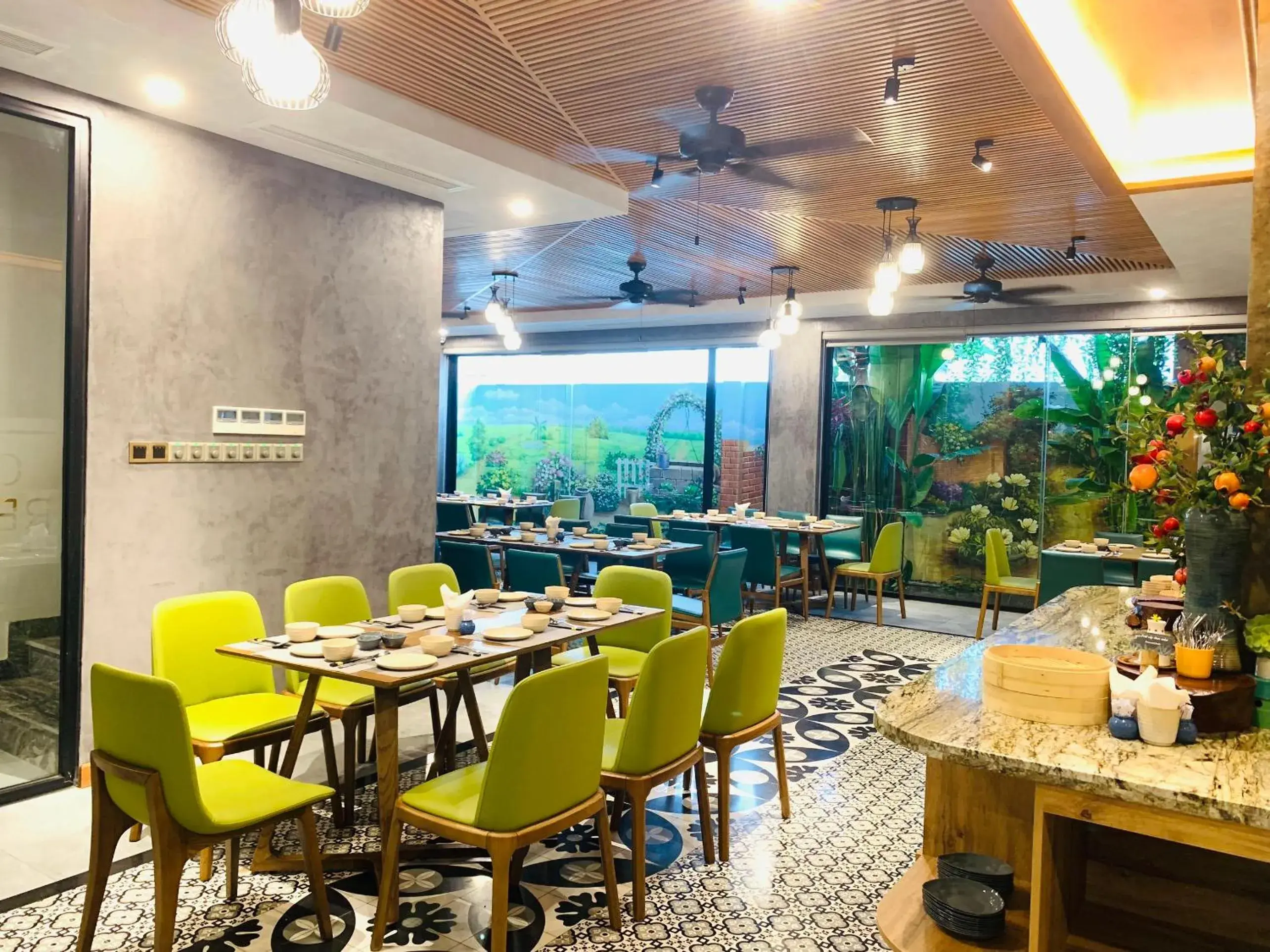 Restaurant/places to eat in Chi House Danang Hotel and Apartment Restaurant/places to eat in Chi House Danang Hotel and Apartment