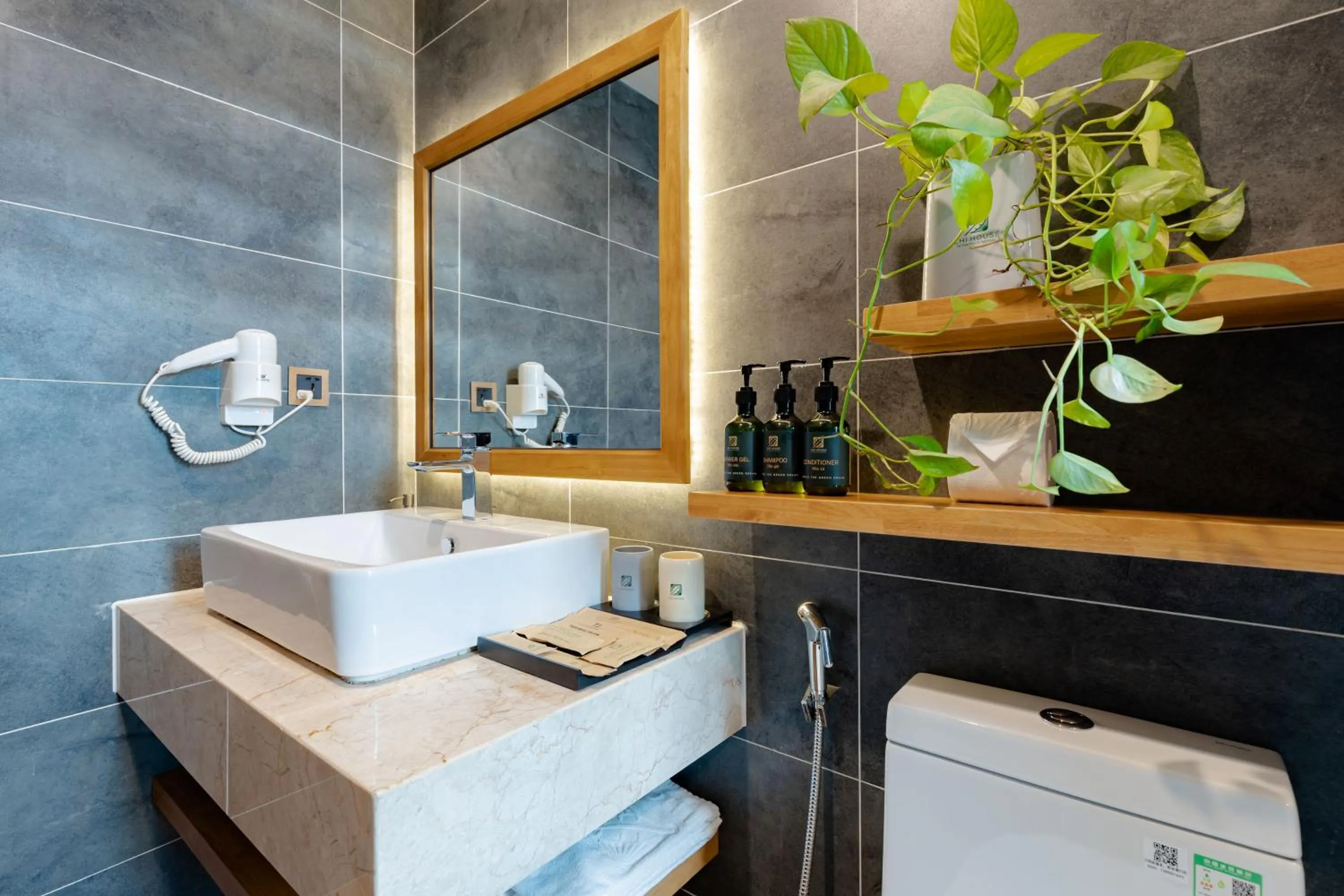 Bathroom in Chi House Danang Hotel and Apartment