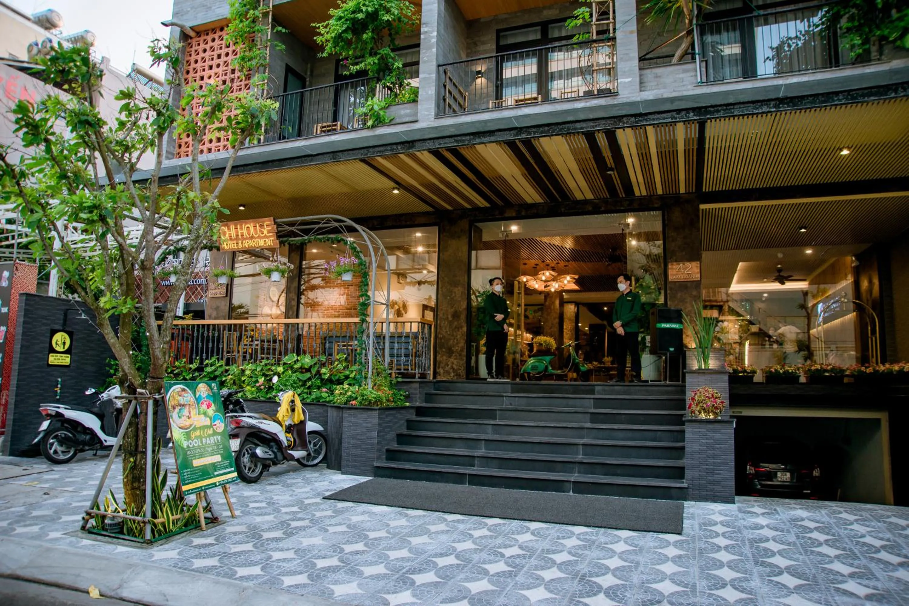 Facade/entrance in Chi House Danang Hotel and Apartment