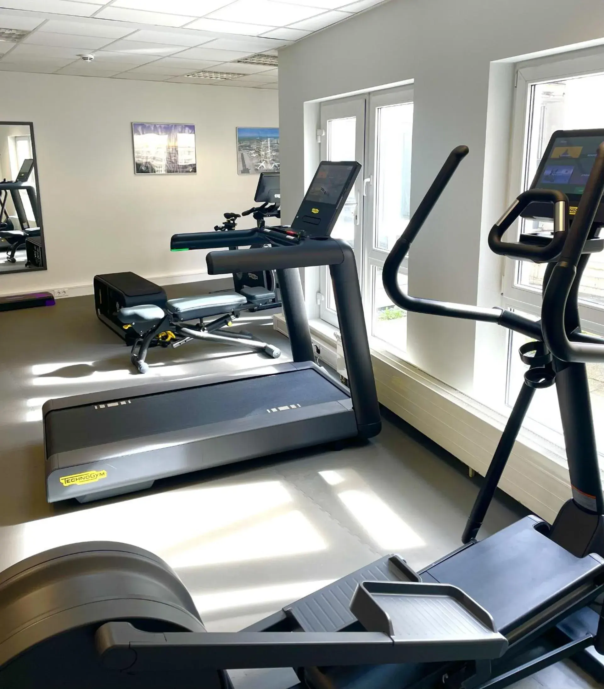 Fitness centre/facilities in Mercure Neu-Isenburg Fitness centre/facilities in Mercure Neu-Isenburg