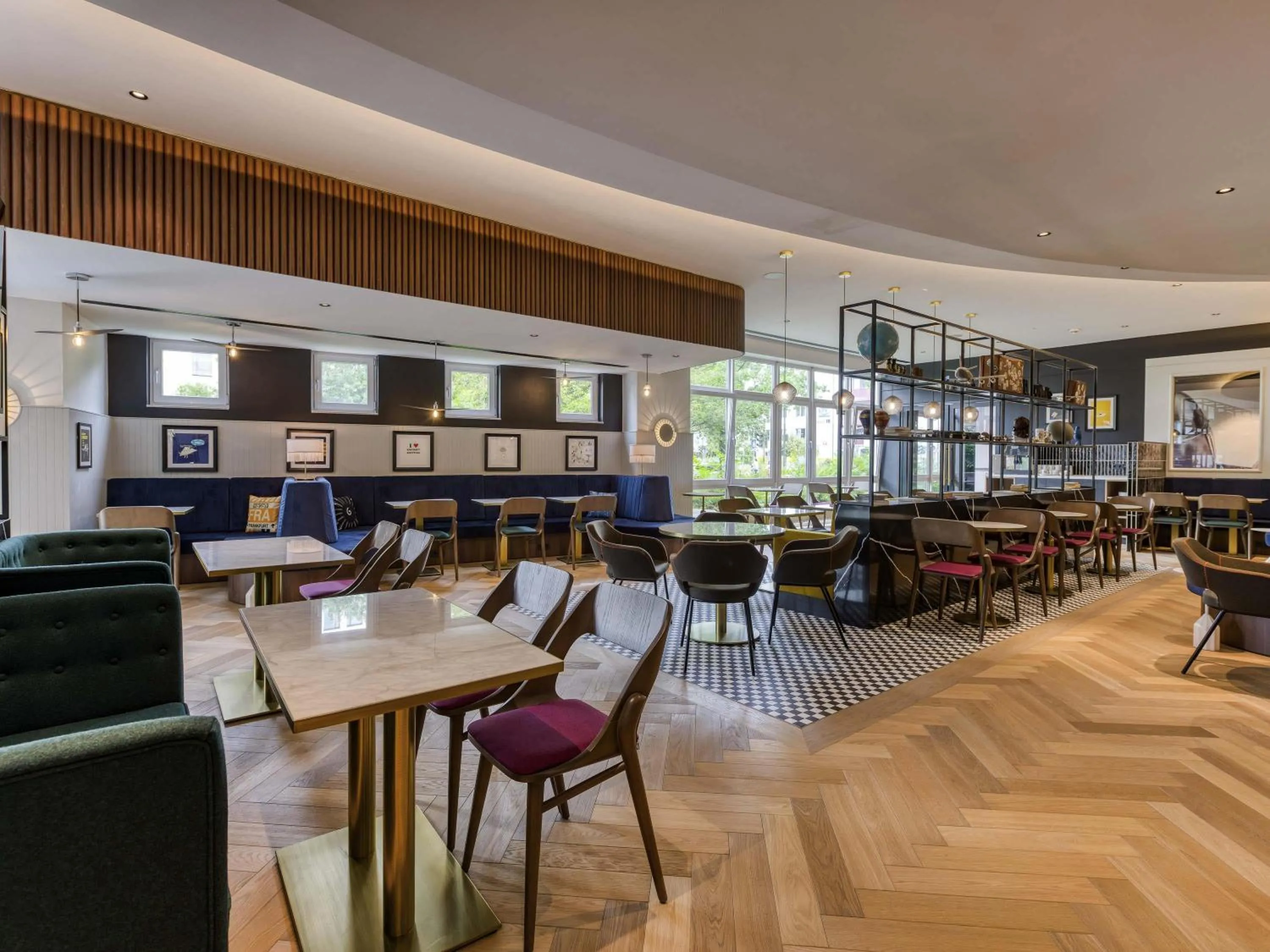 Lounge or bar in Mercure Neu-Isenburg