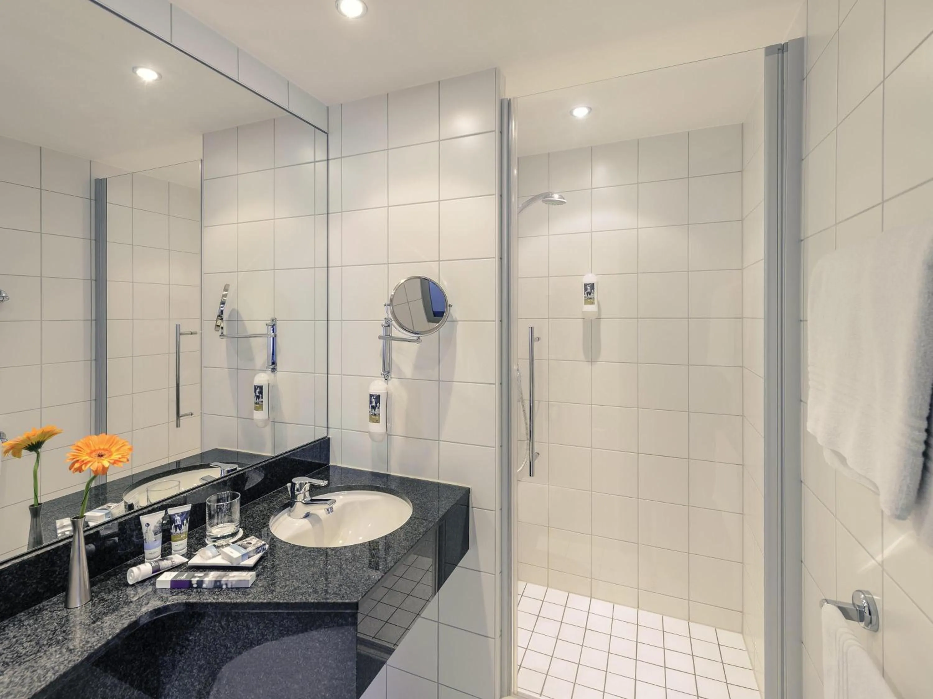 Bedroom in Mercure Neu-Isenburg