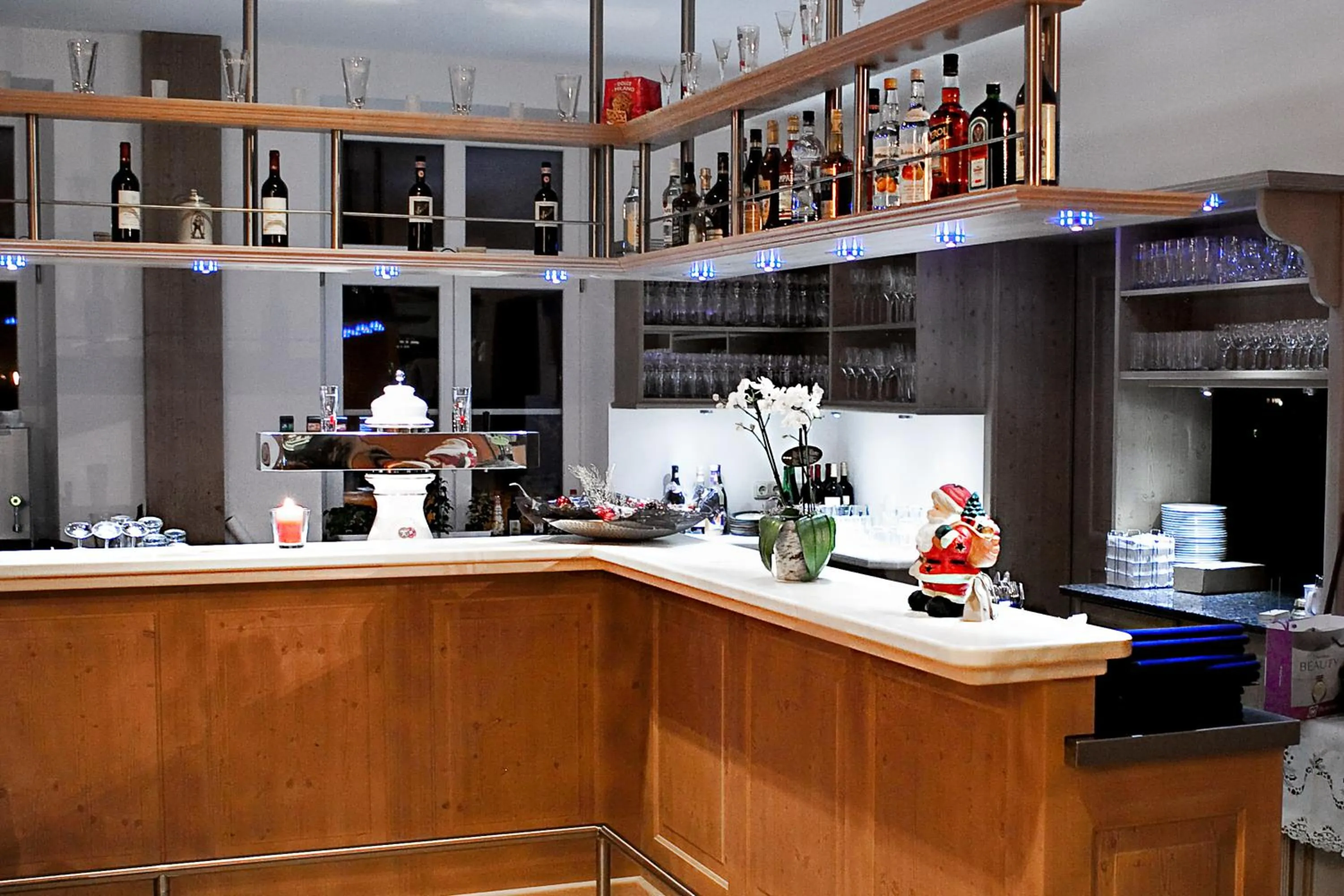 Lounge or bar in Hotel Garni Ammergauer Hof