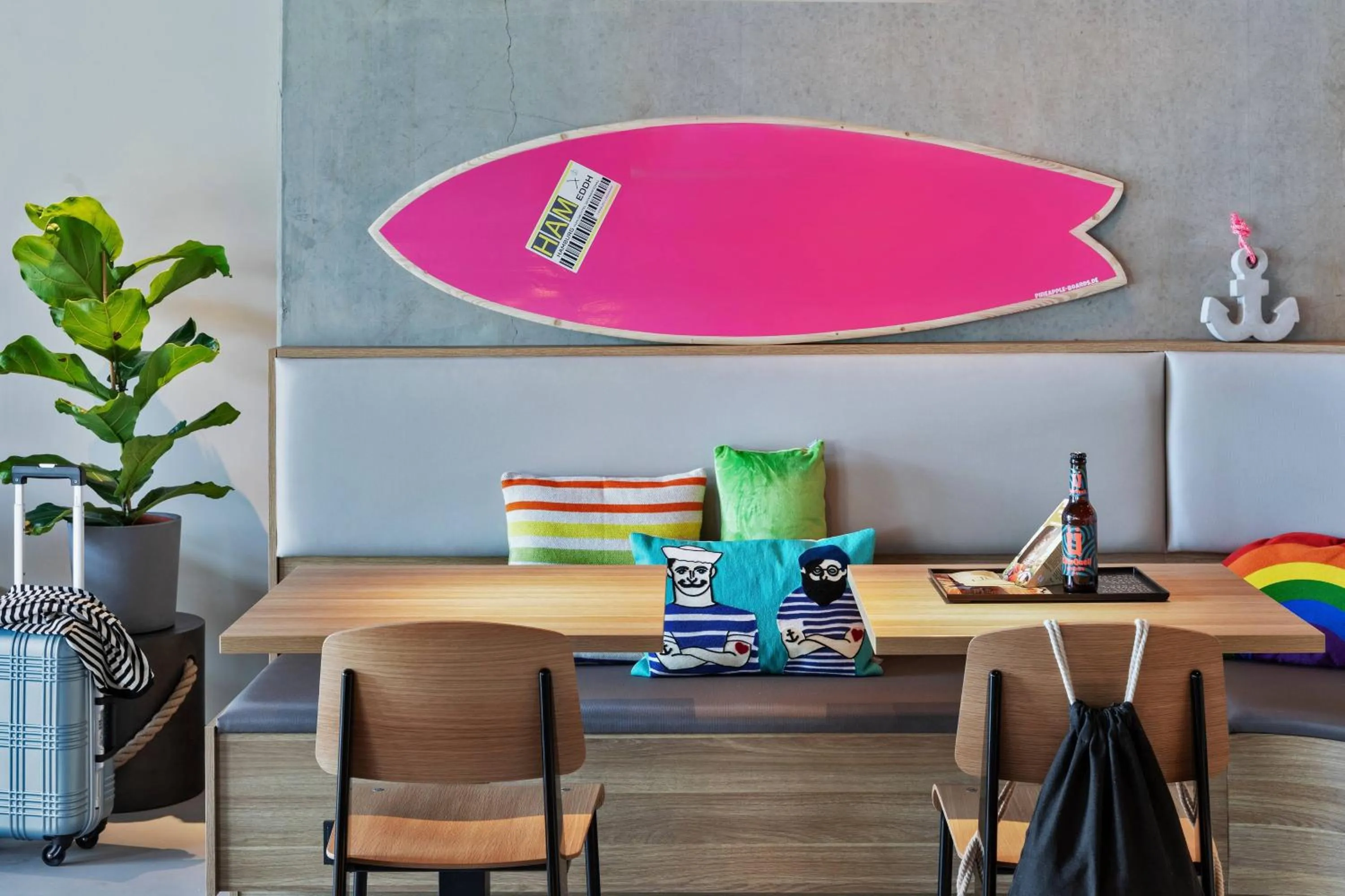 Restaurant/places to eat in Moxy Hamburg City