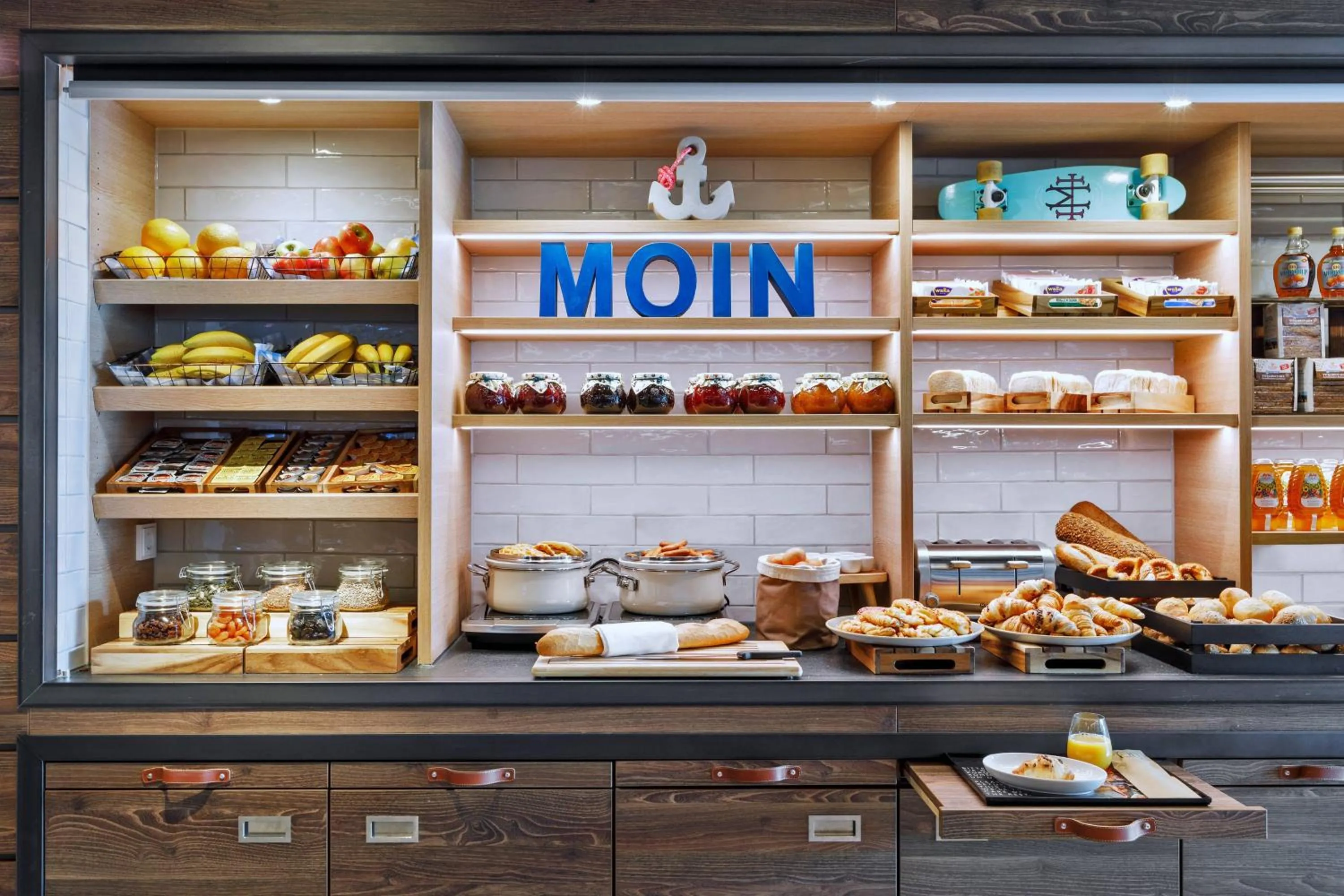 Breakfast in Moxy Hamburg City