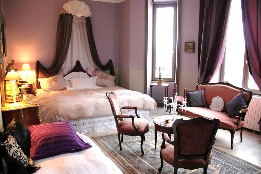 Deluxe King Room in Le PETIT CHATEAU - Tiffauges proche Puy duFou