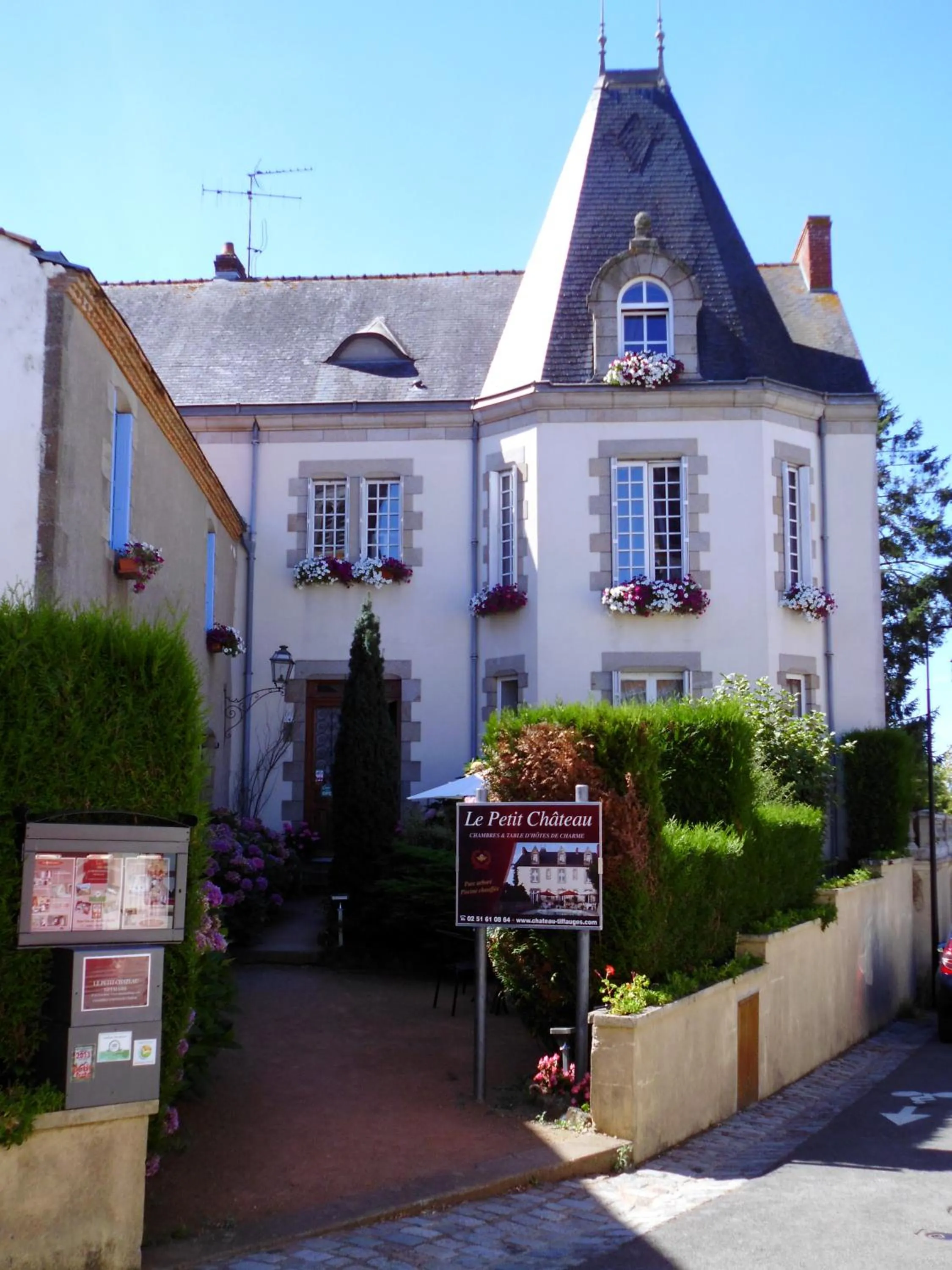 Le PETIT CHATEAU - Tiffauges proche Puy duFou