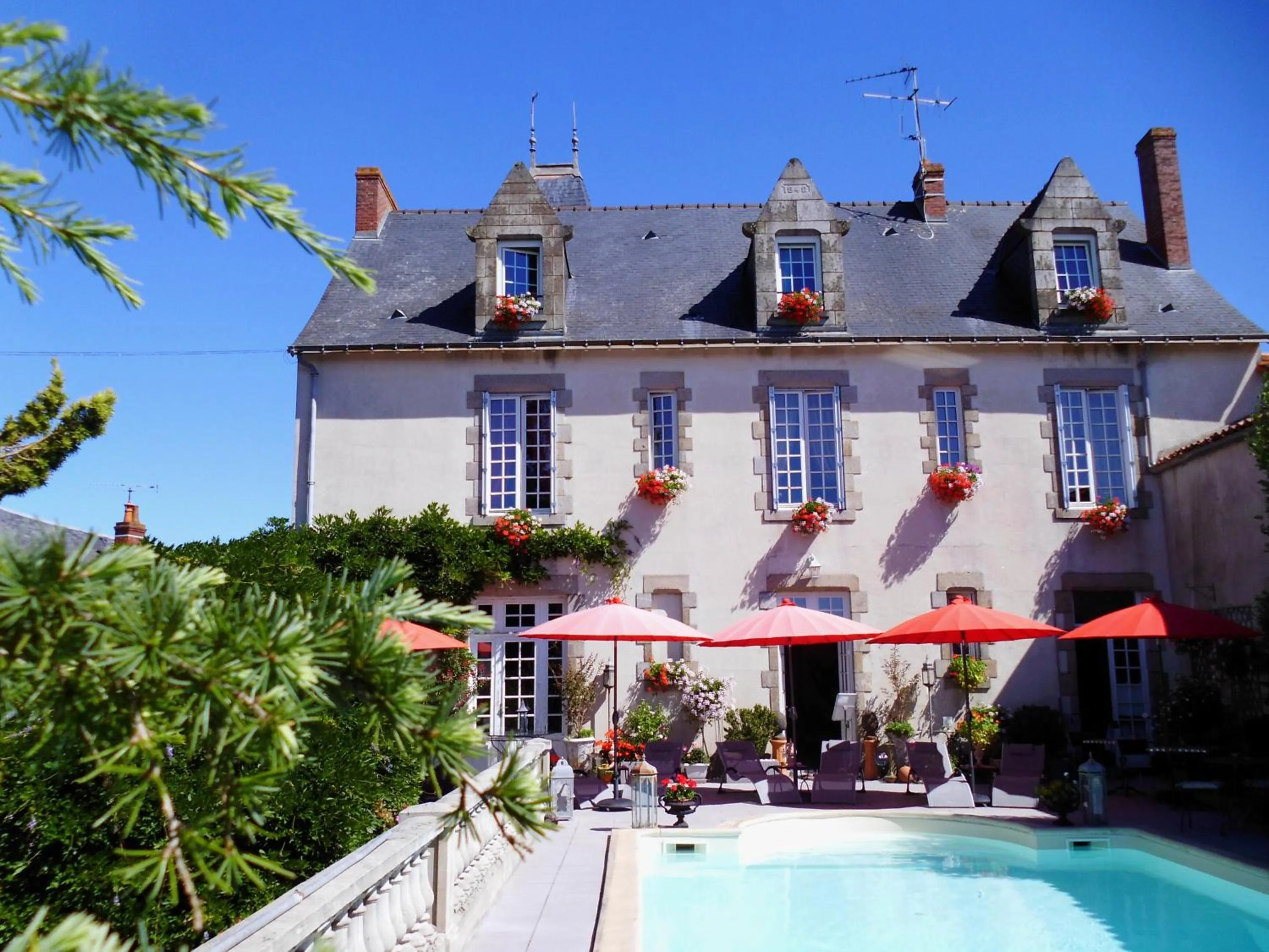 Le PETIT CHATEAU - Tiffauges proche Puy duFou