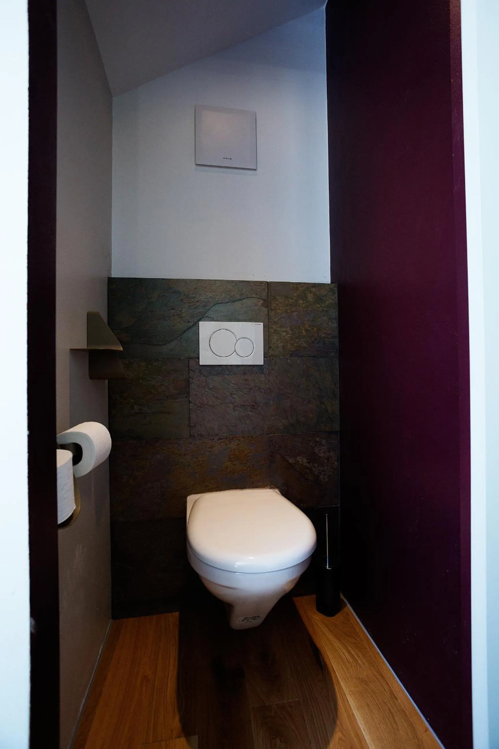 Toilet in BnB Belle5