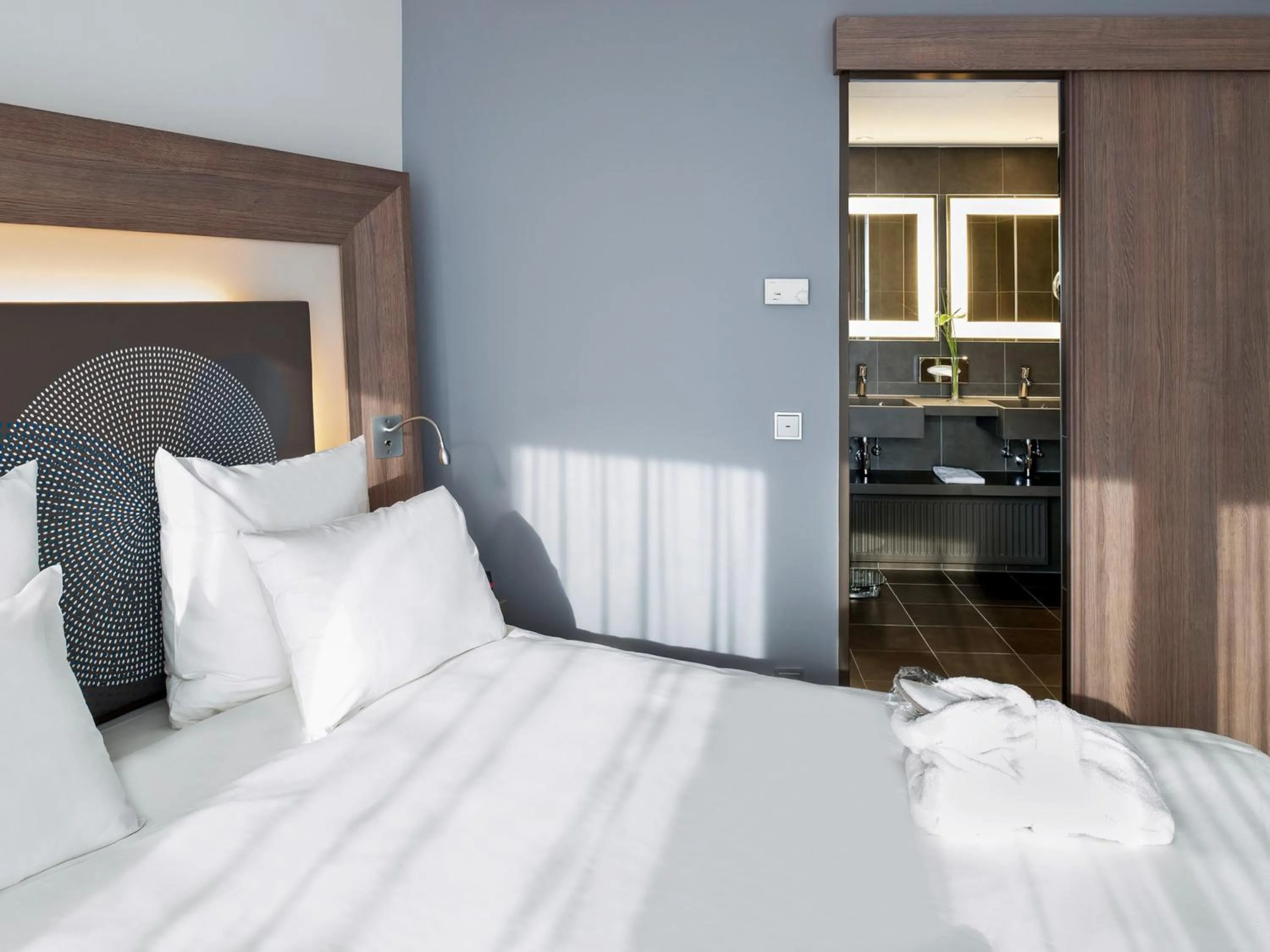 Bed in Novotel Hannover