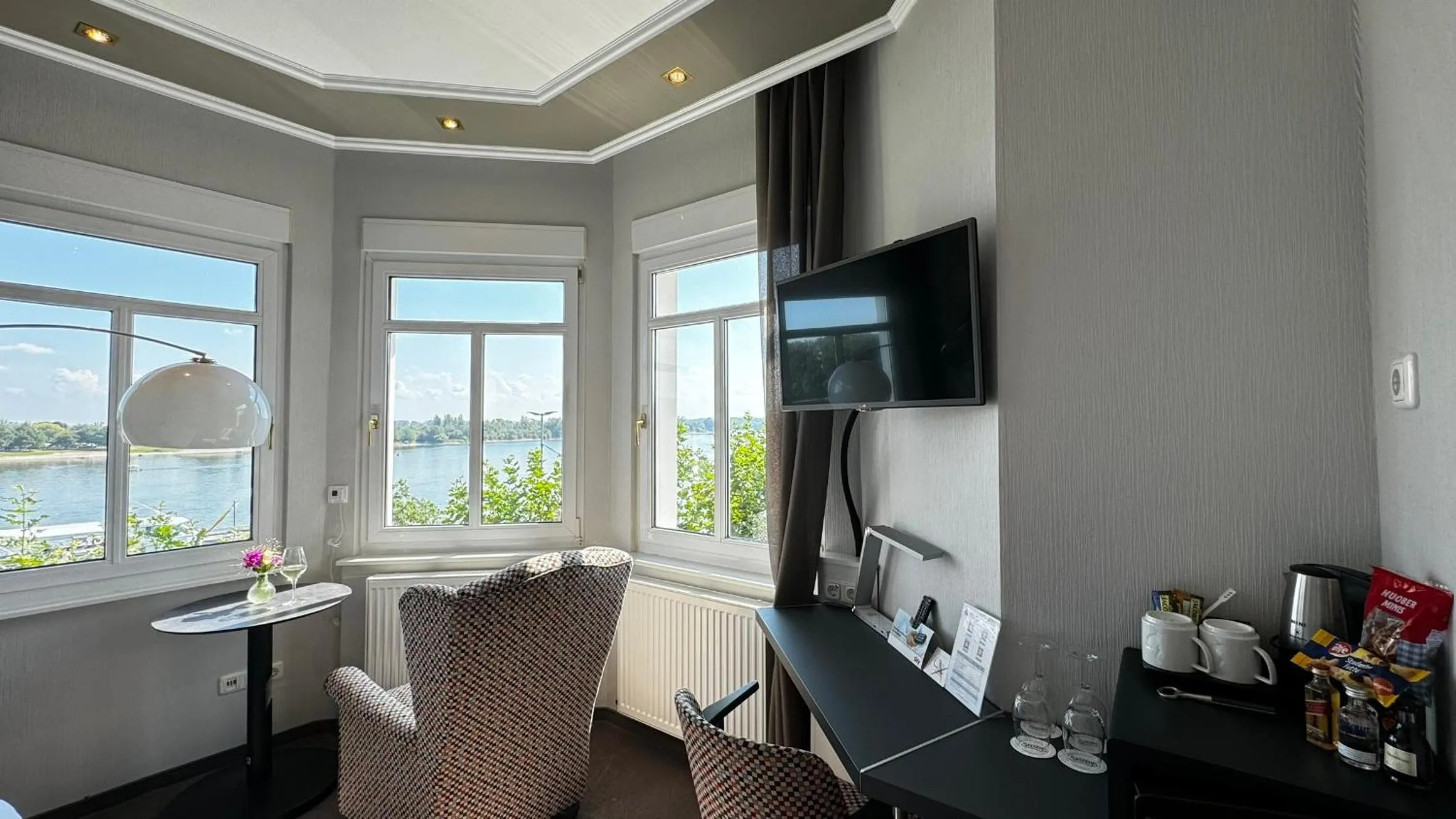 TV and multimedia in Rhein-Hotel Nierstein