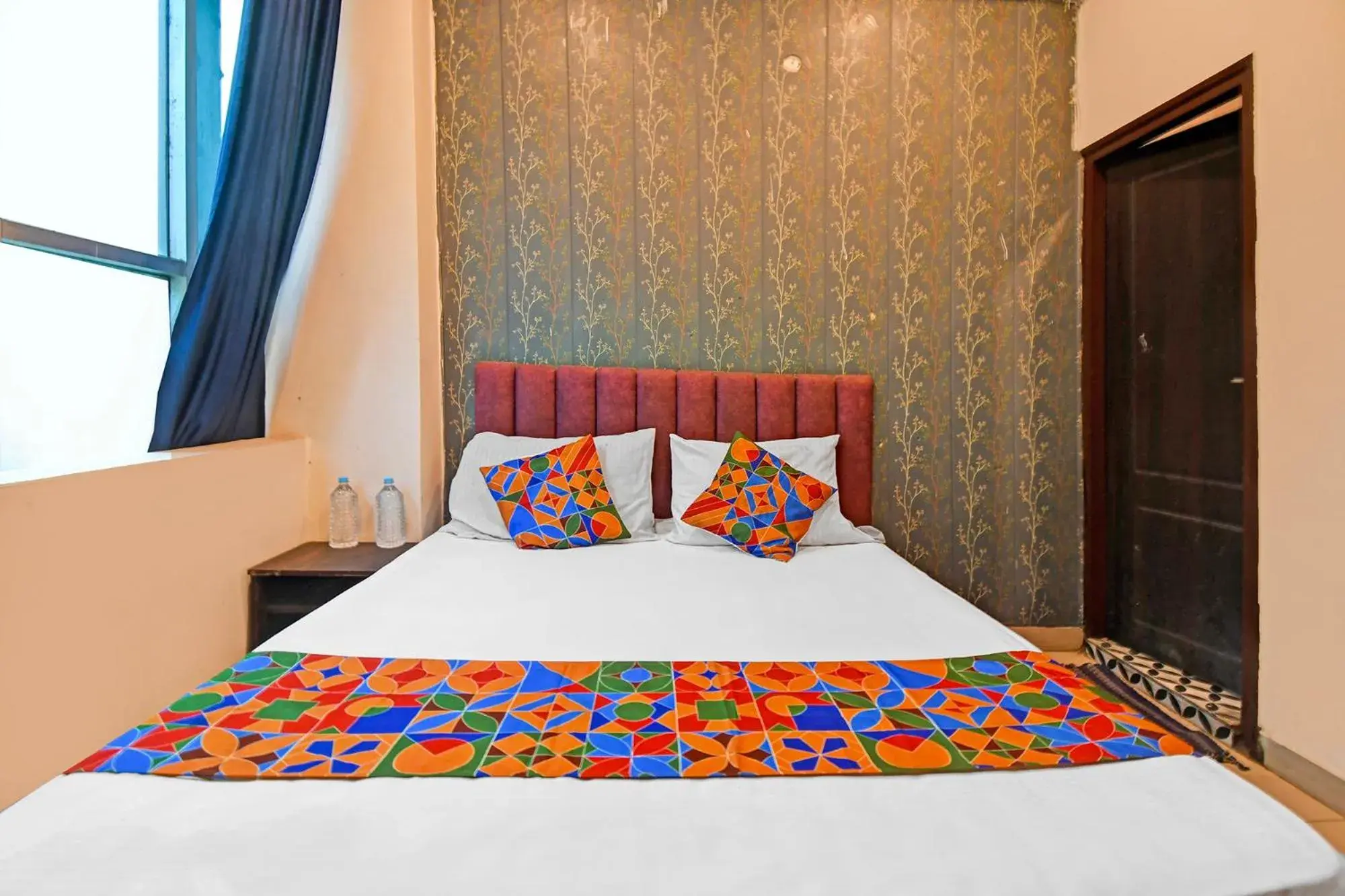 Bed in FabHotel Insight Inn Bed in FabHotel Insight Inn