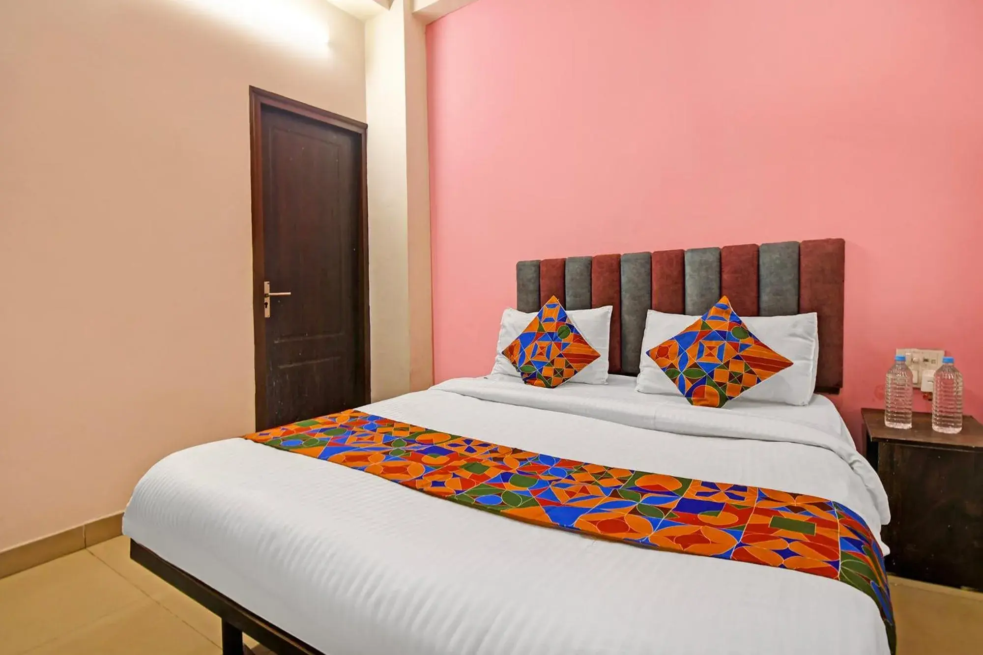 Bed in FabHotel Insight Inn Bed in FabHotel Insight Inn