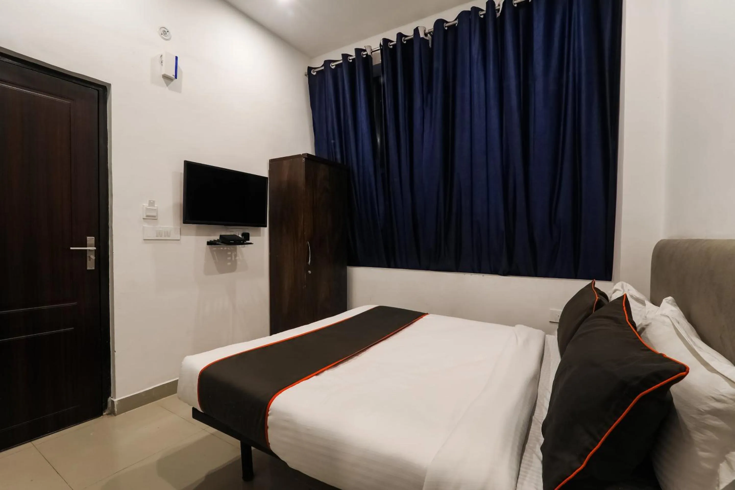 Bedroom, Bed in Collection O Insight Inn Near Gomti Riverfront Park
