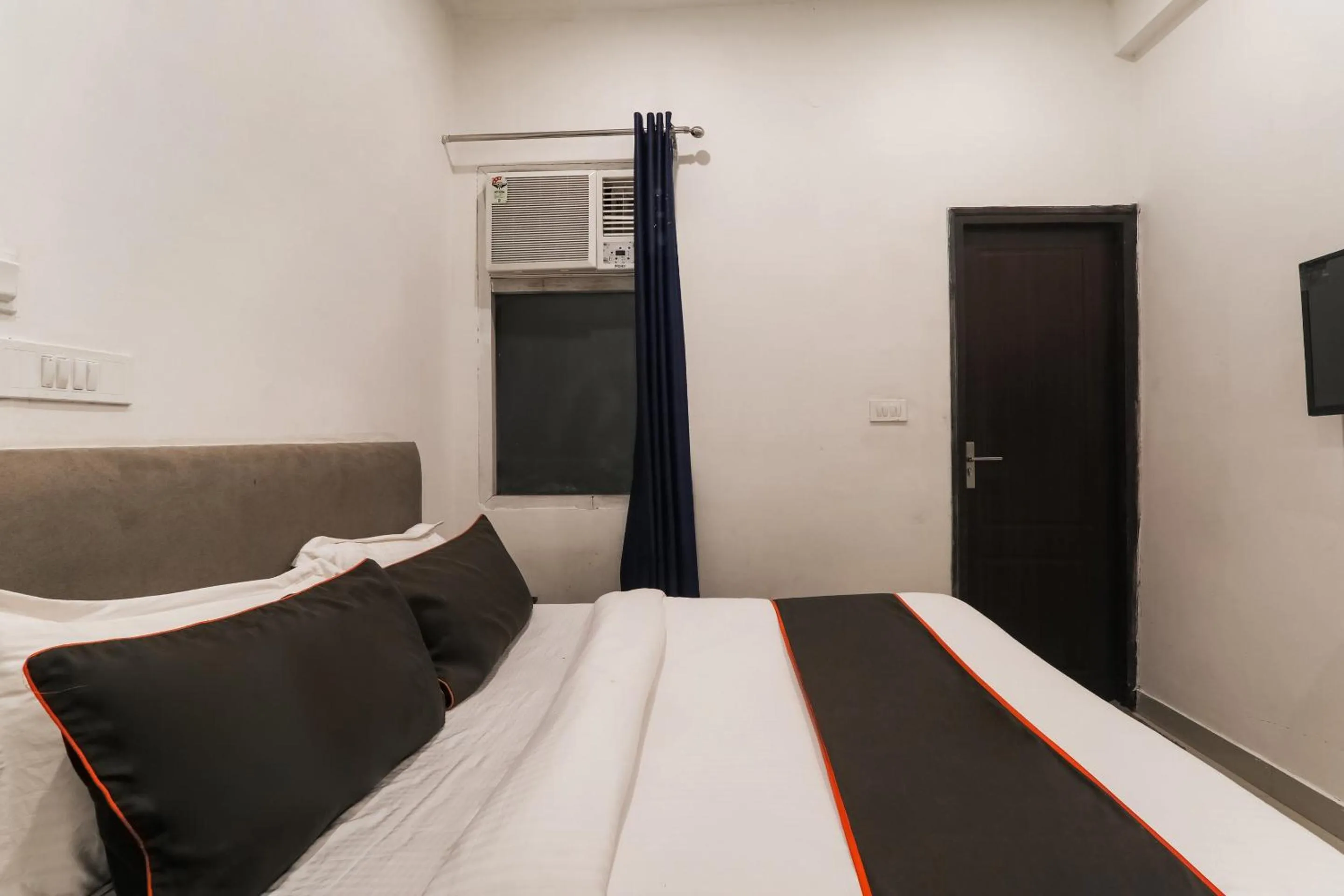 Bedroom, Bed in Collection O Insight Inn Near Gomti Riverfront Park