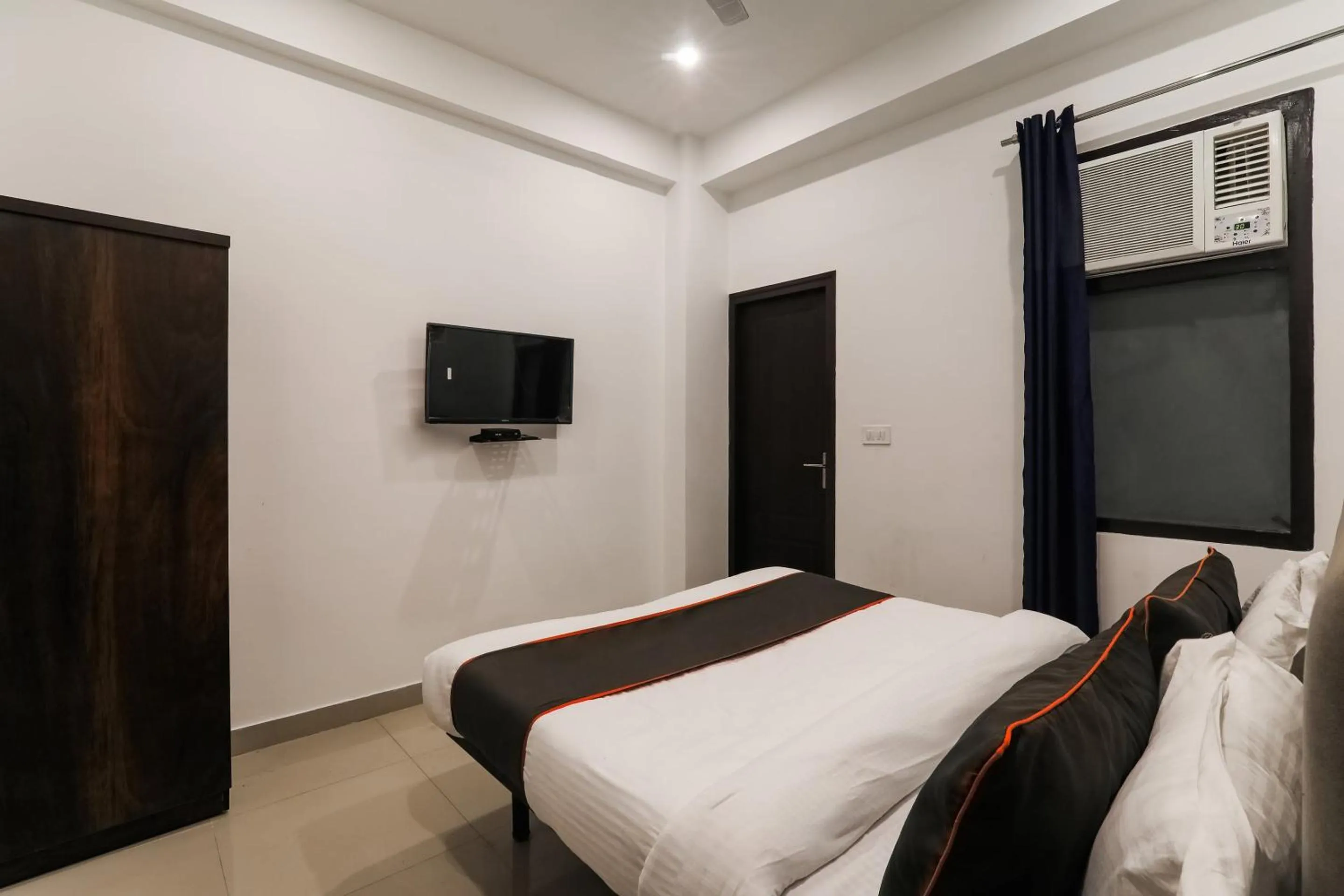 Bedroom, Bed in Collection O Insight Inn Near Gomti Riverfront Park