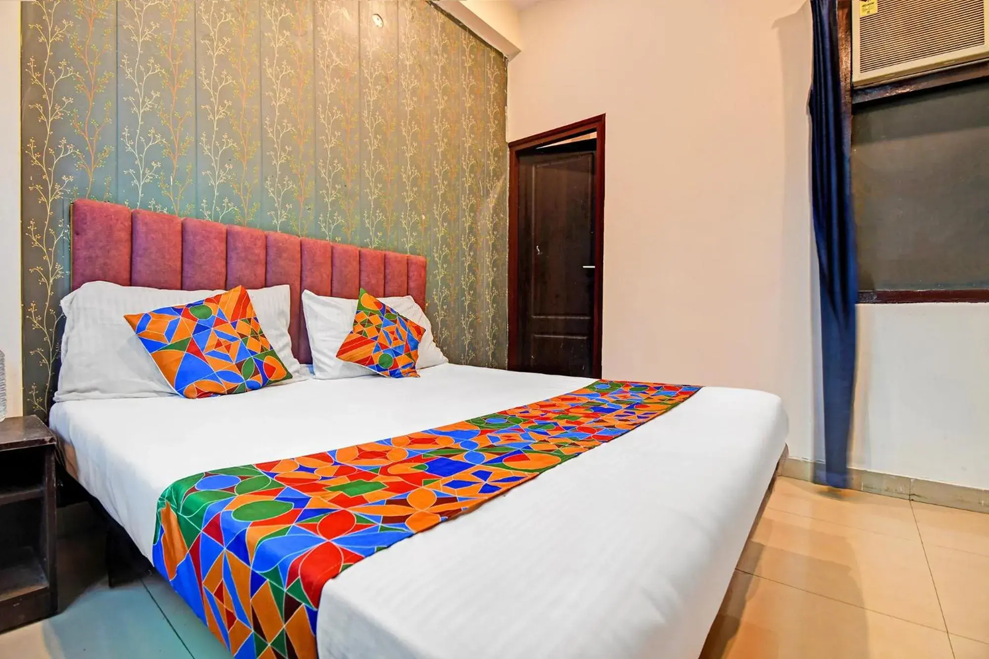 Bed in FabHotel Insight Inn Bed in FabHotel Insight Inn