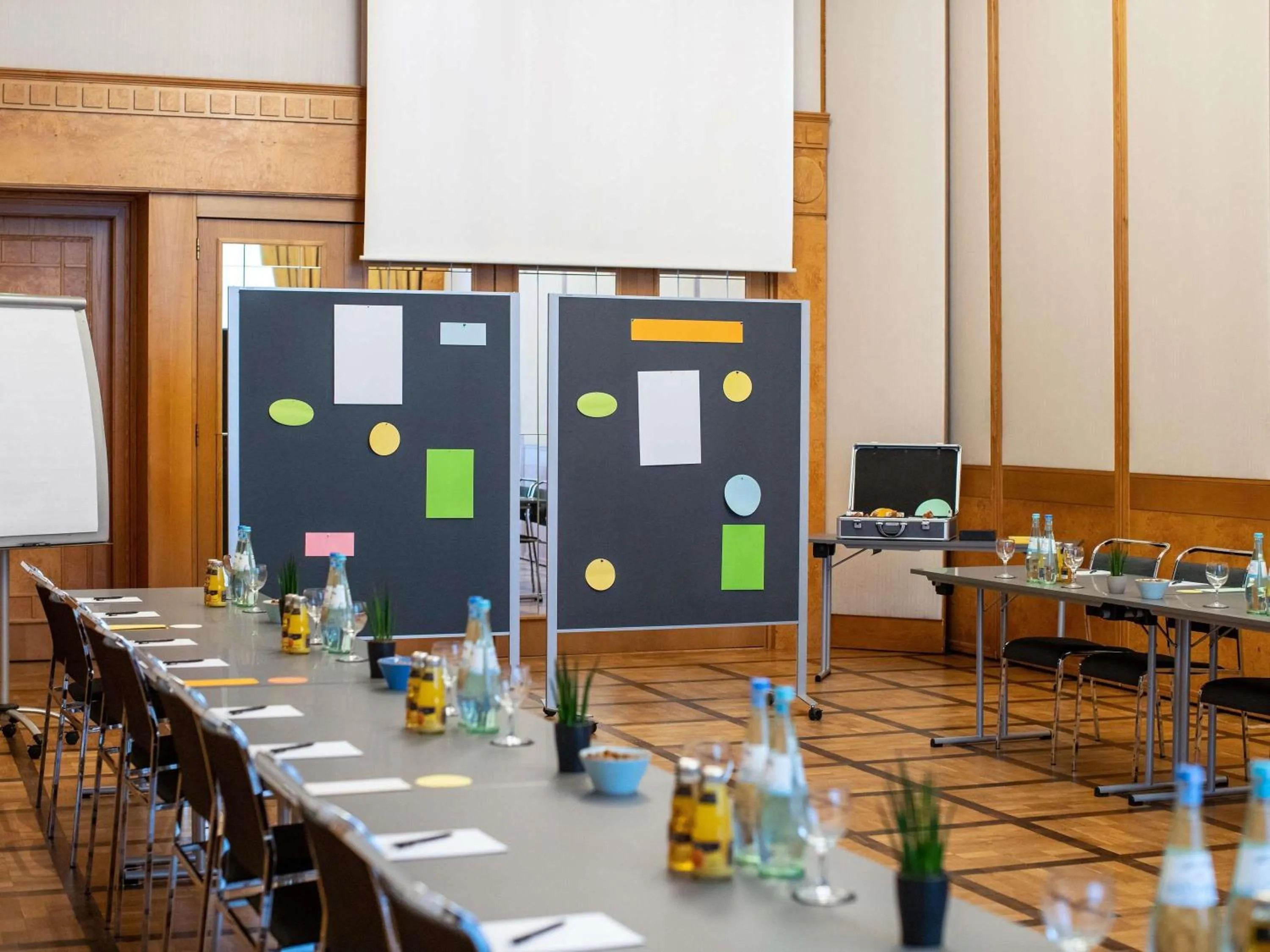 Meeting/conference room in Pullman Stuttgart Fontana