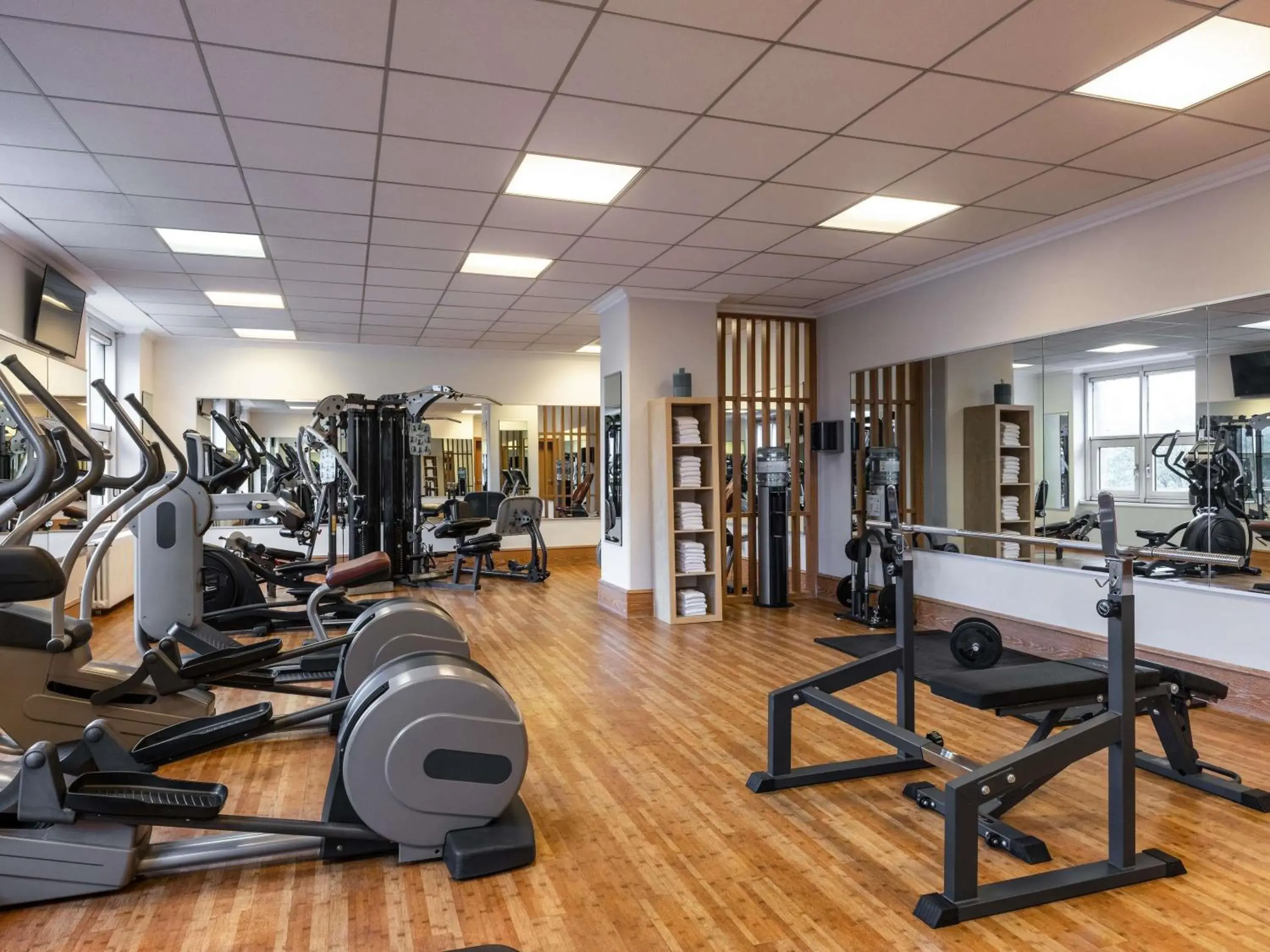 Fitness centre/facilities in Pullman Stuttgart Fontana Fitness centre/facilities in Pullman Stuttgart Fontana