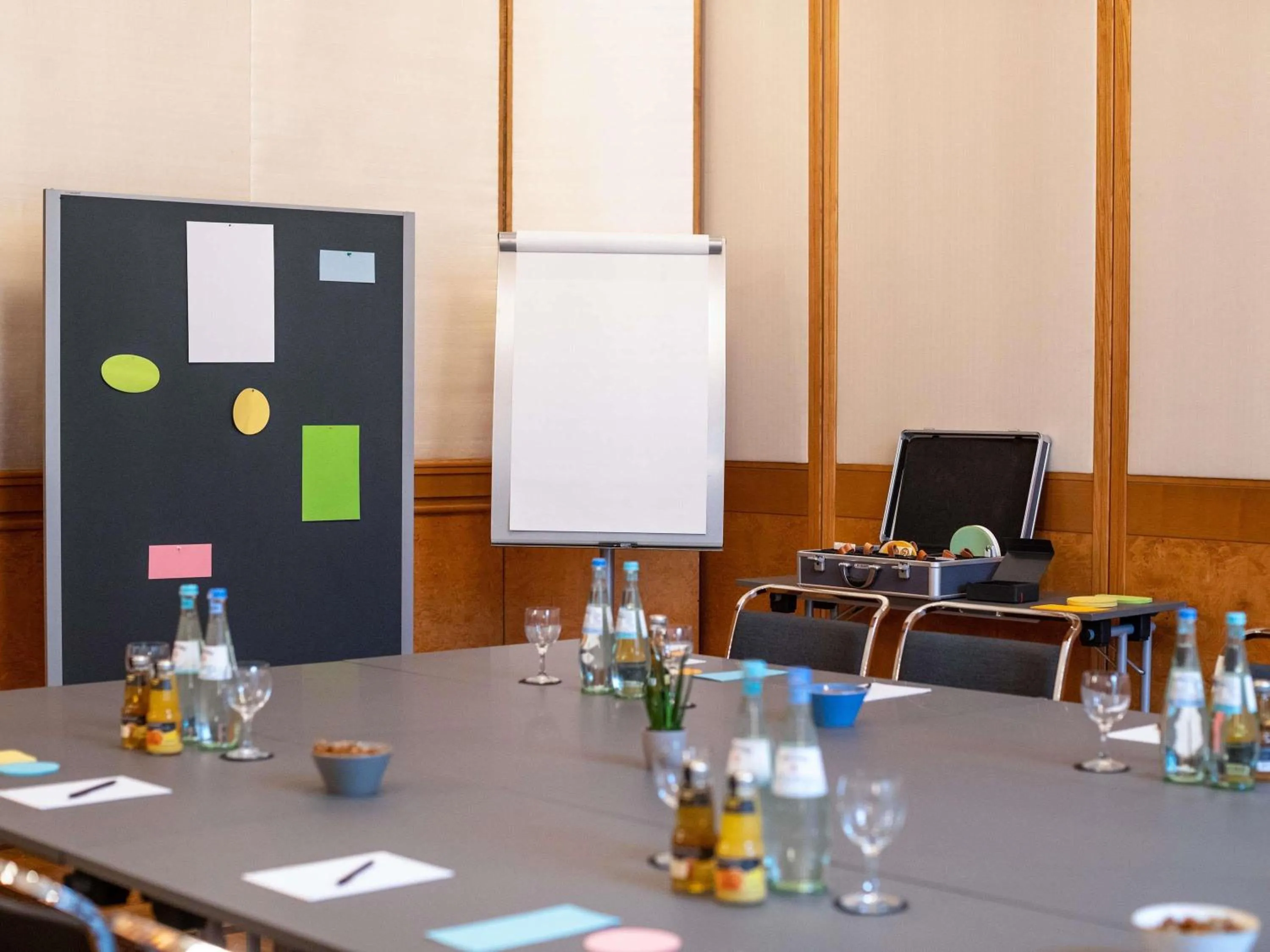 Meeting/conference room in Pullman Stuttgart Fontana
