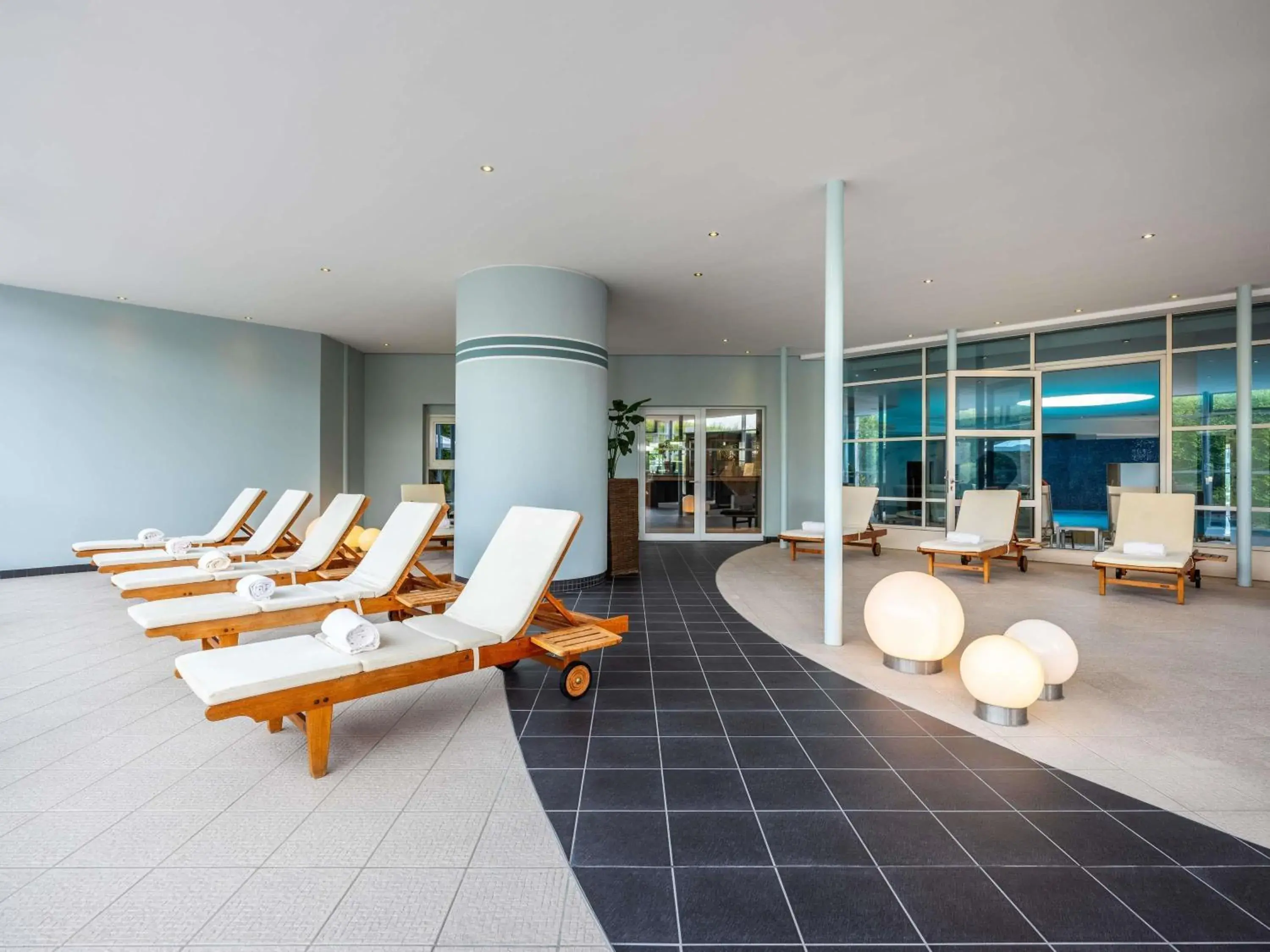 Pool view in Pullman Stuttgart Fontana Pool view in Pullman Stuttgart Fontana