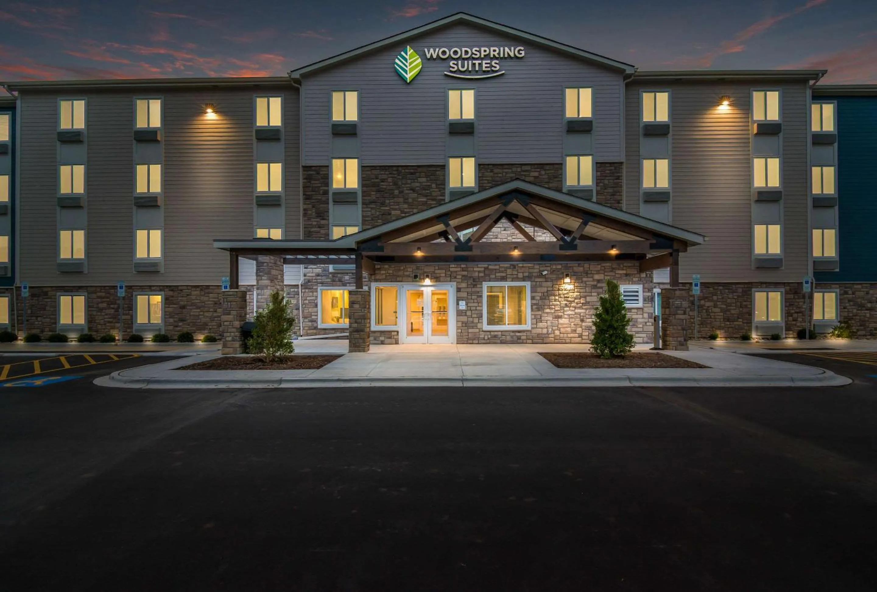 Property building in WoodSpring Suites Fort Mill