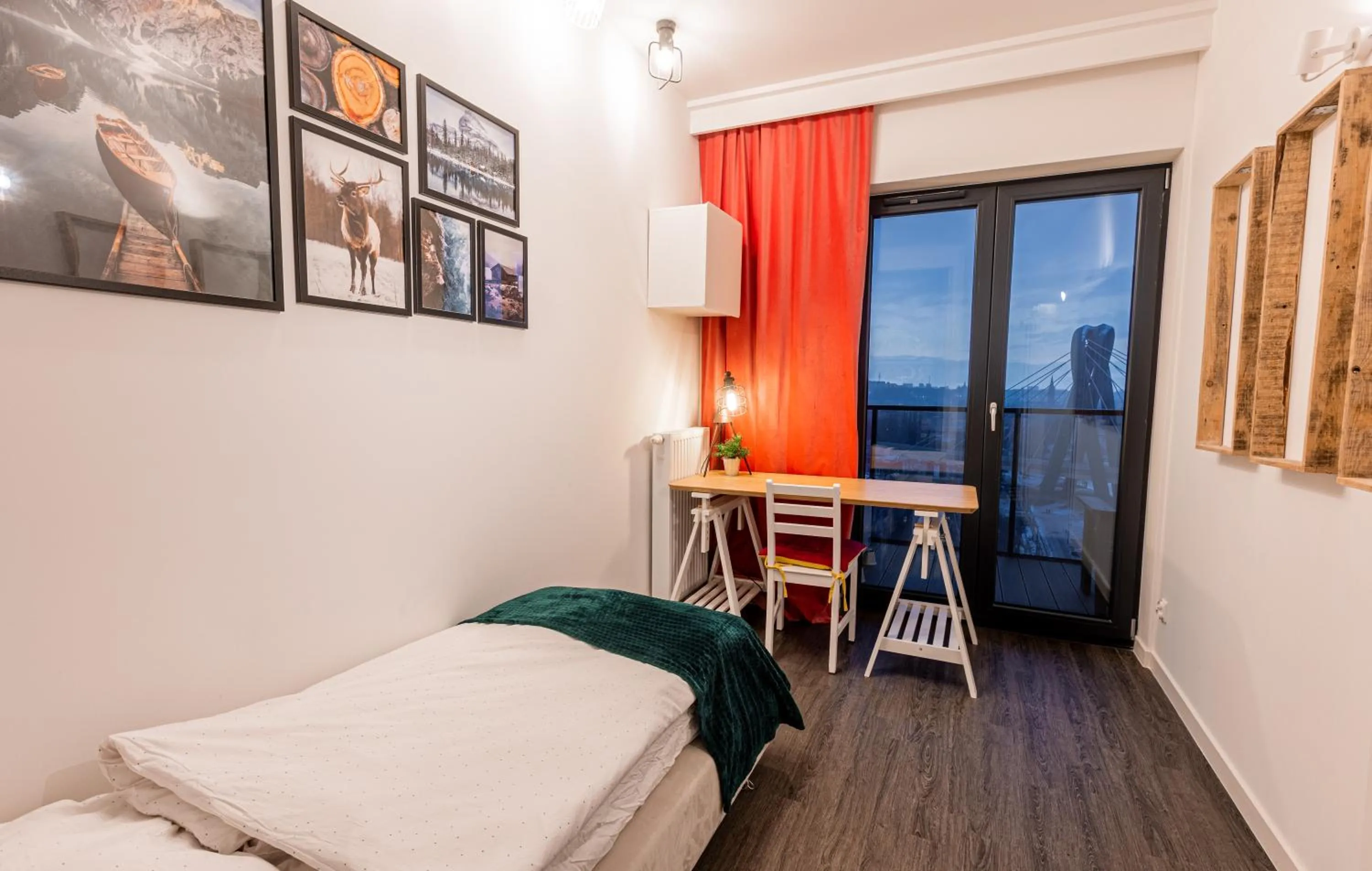 Bedroom, Bed in E&A Royal Luxury Apartments, Bydgoszcz - SKYLINE