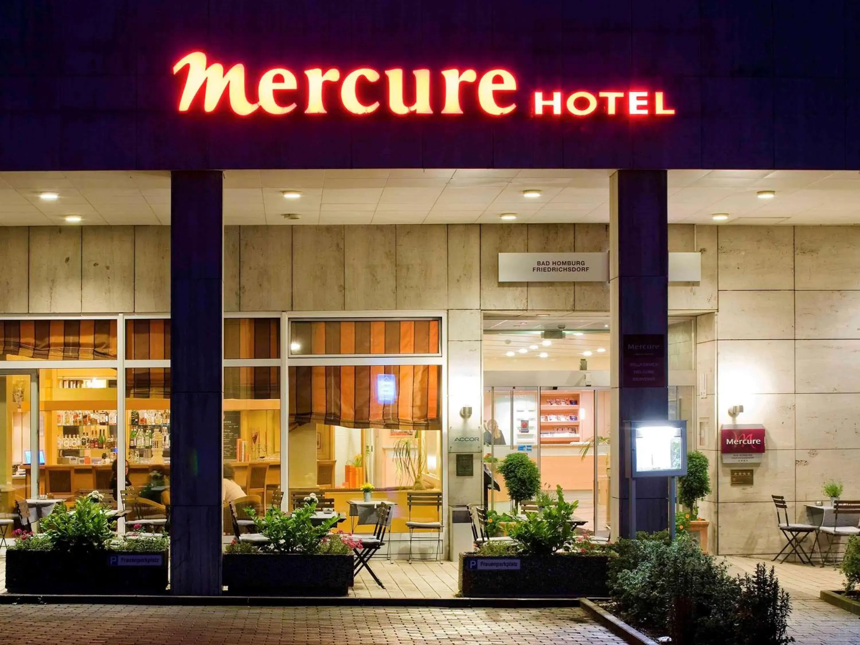 Property building in Mercure Hotel Bad Homburg Friedrichsdorf