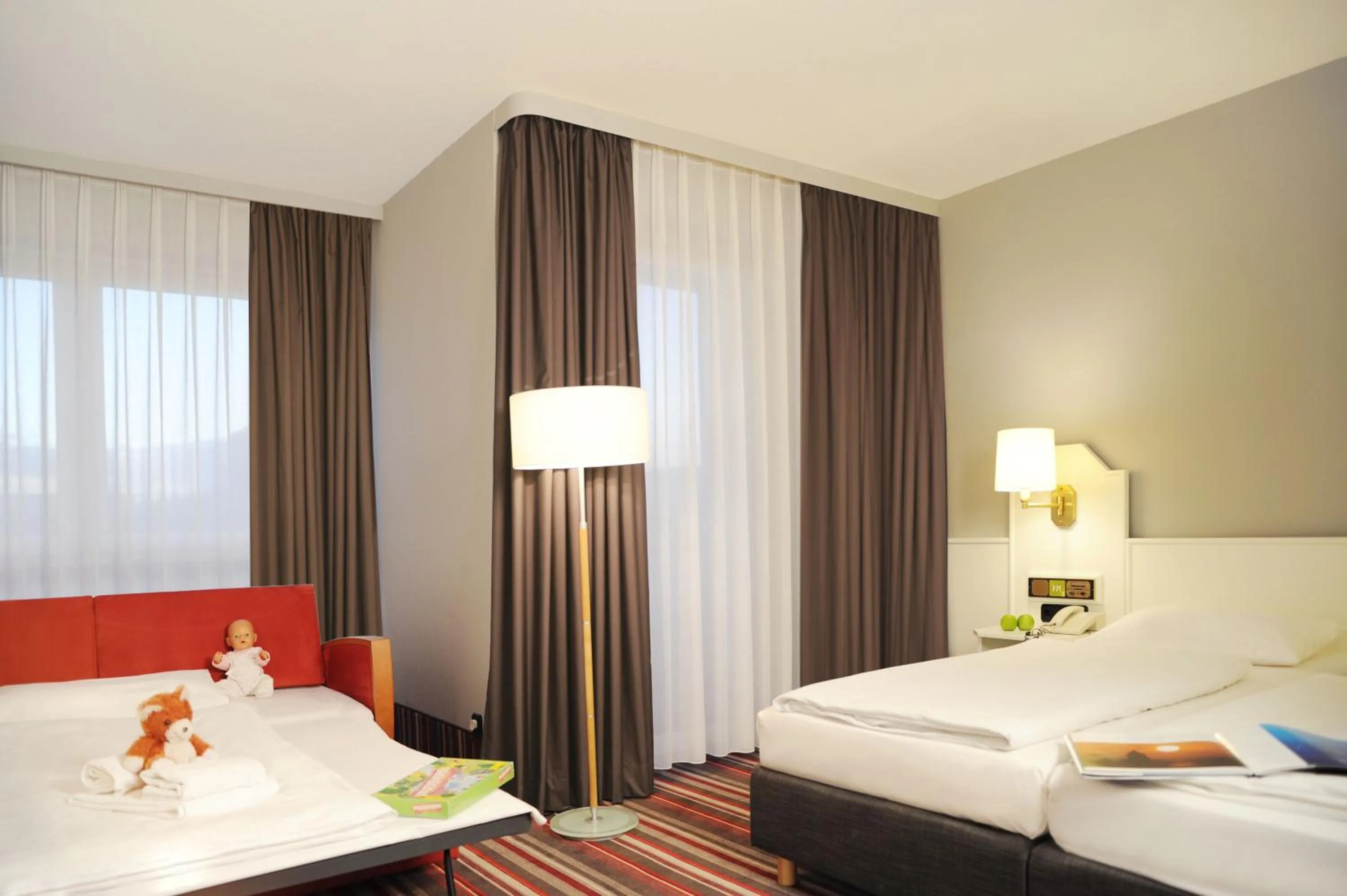 Photo of the whole room, Room Photo in Mercure Hotel Bad Homburg Friedrichsdorf