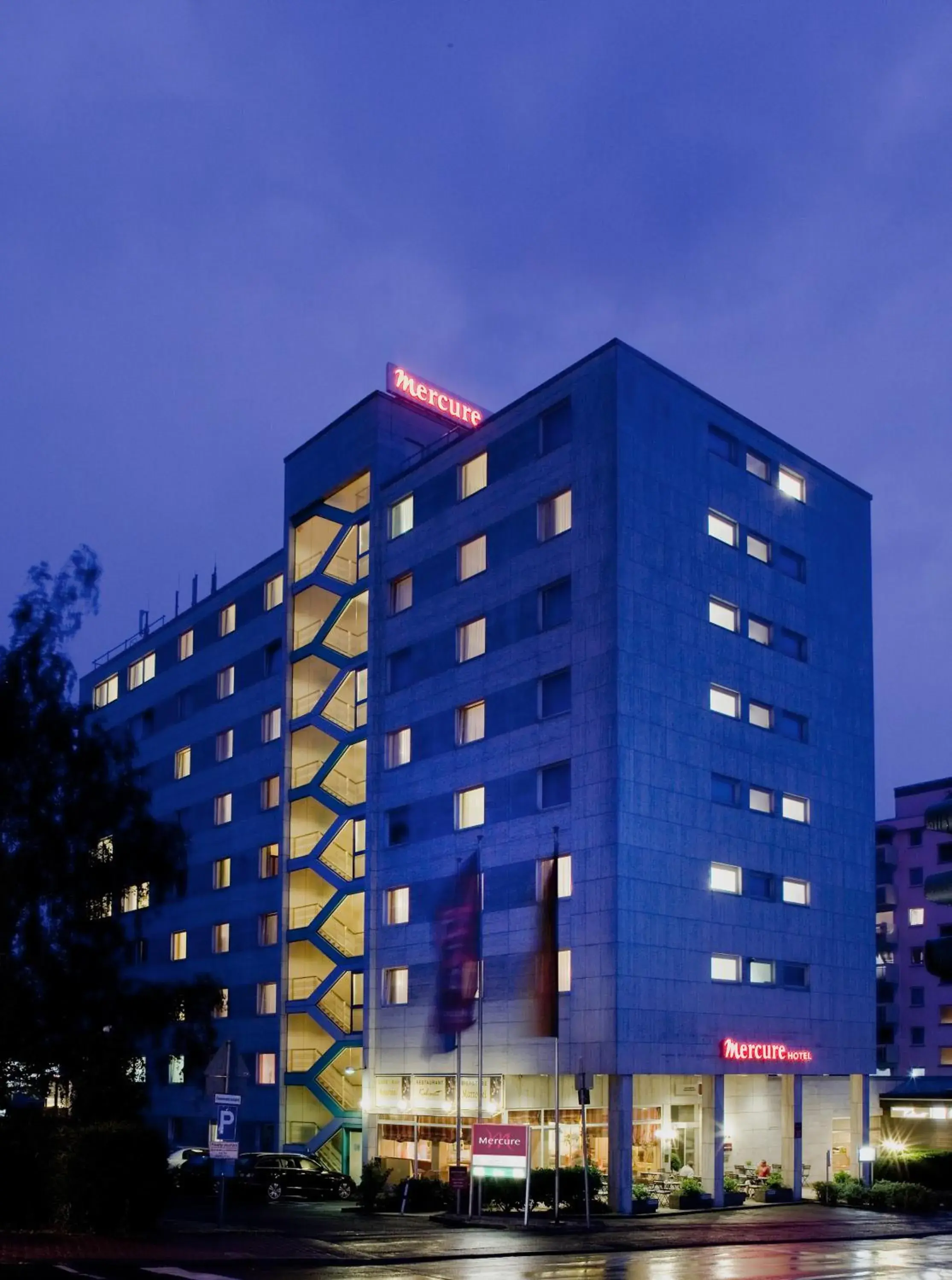 Facade/entrance, Property Building in Mercure Hotel Bad Homburg Friedrichsdorf