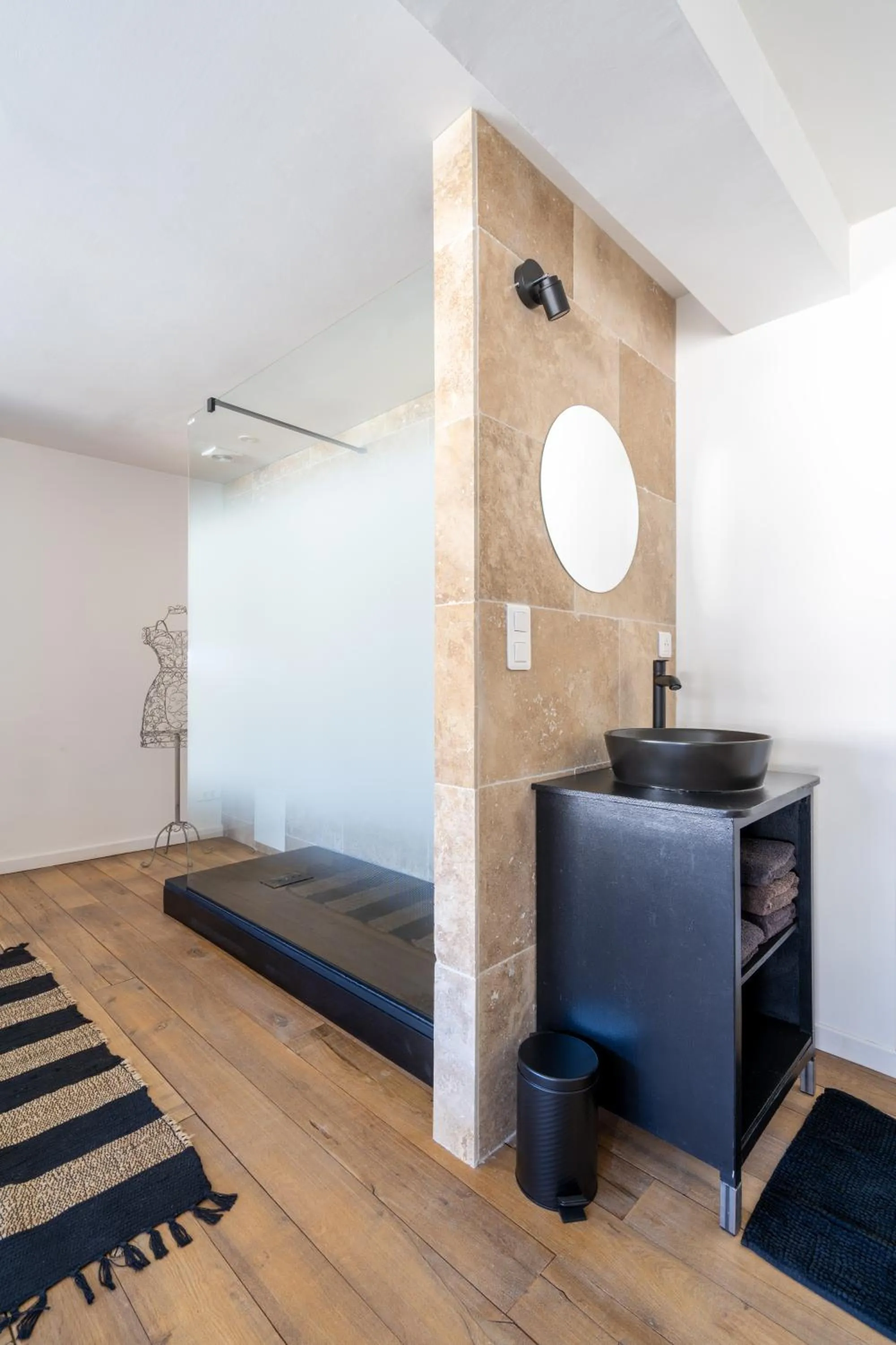 Bathroom, Bed in Chambre d'hôtes Conquans