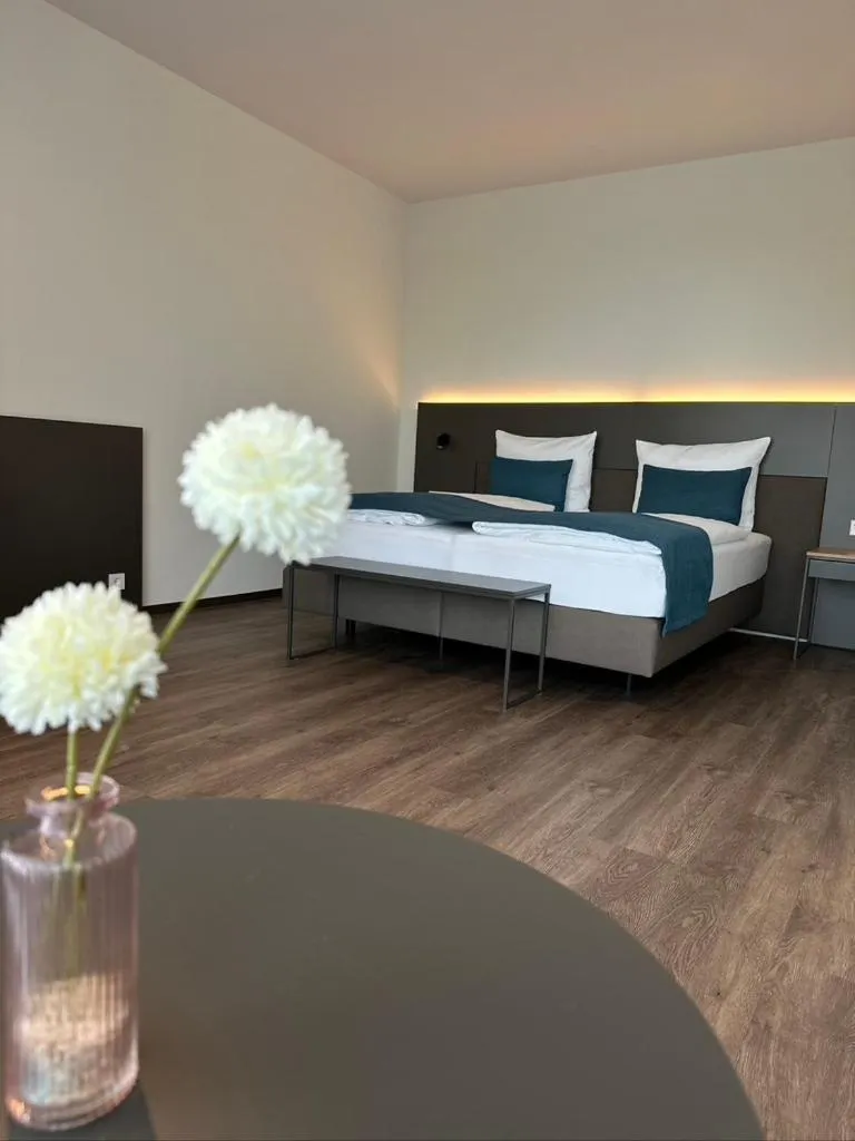 Bed in Hotel Schöne Aussicht