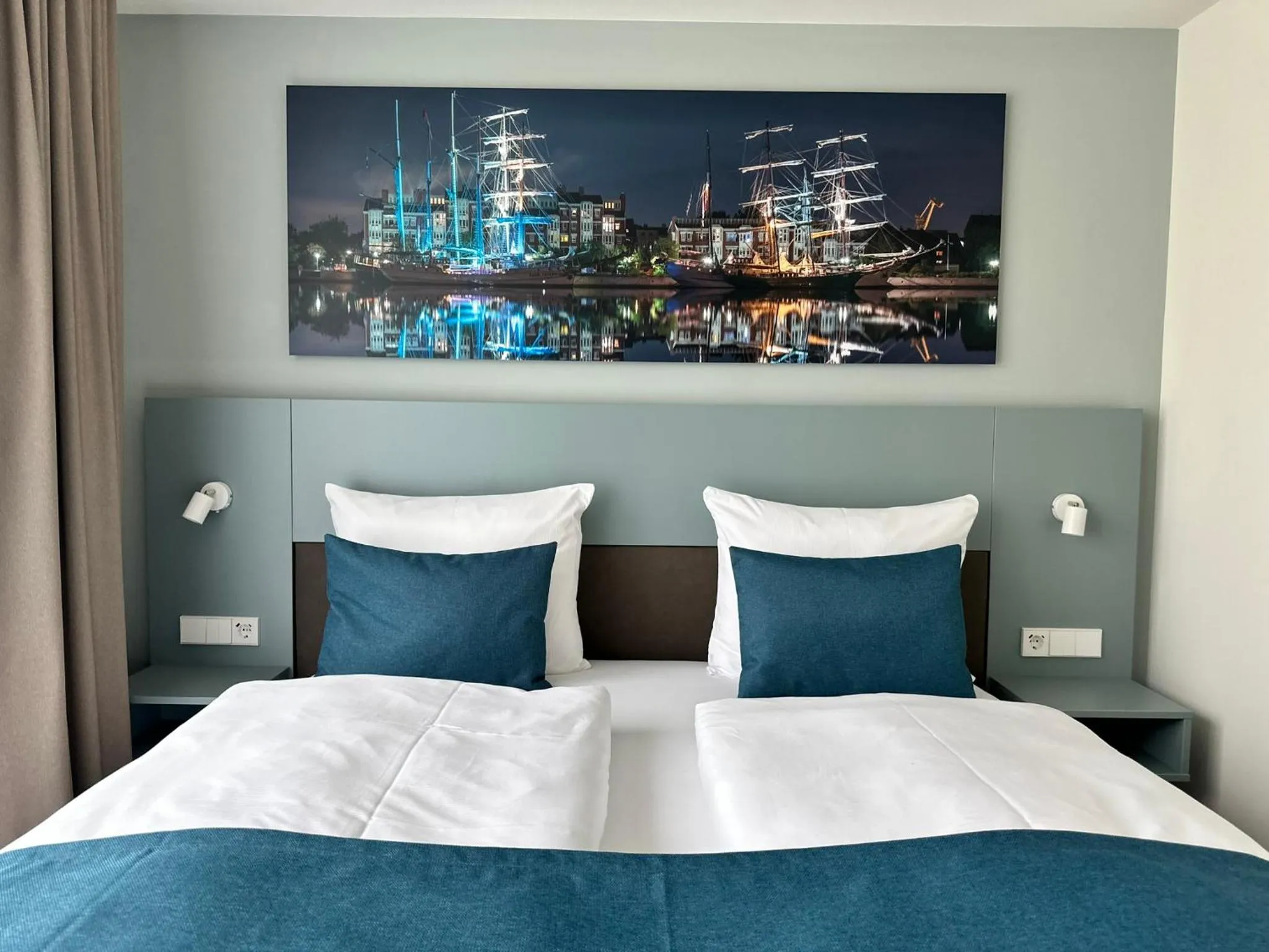 Photo of the whole room, Bed in Hotel Schöne Aussicht