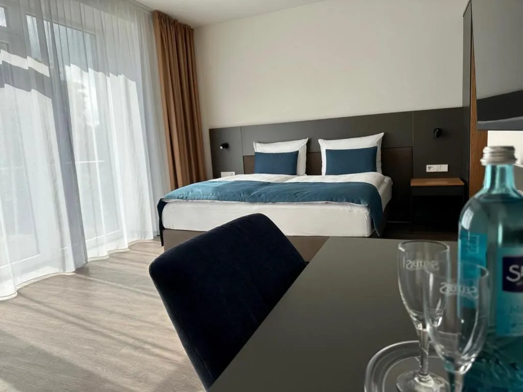 Bed in Hotel Schöne Aussicht