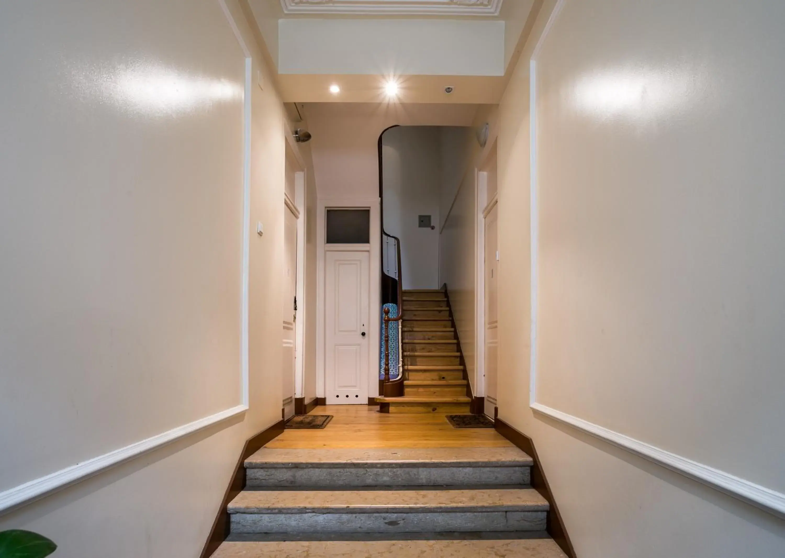Two-Bedroom Apartment in 2 bedroom suites with AC next to Avenida da Liberdade Two-Bedroom Apartment in 2 bedroom suites with AC next to Avenida da Liberdade