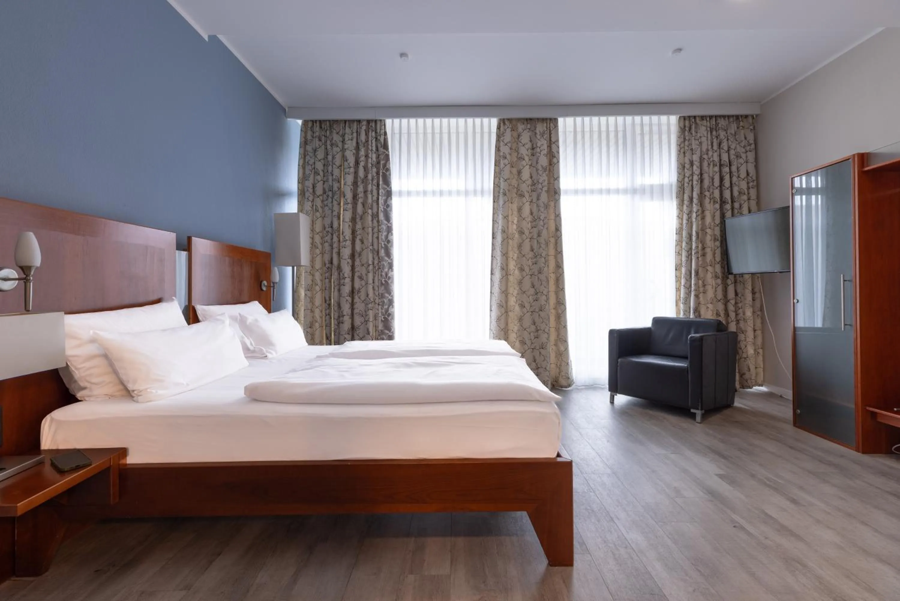 Photo of the whole room, Bed in Garner Hotel Cologne Porz - Airport by IHG