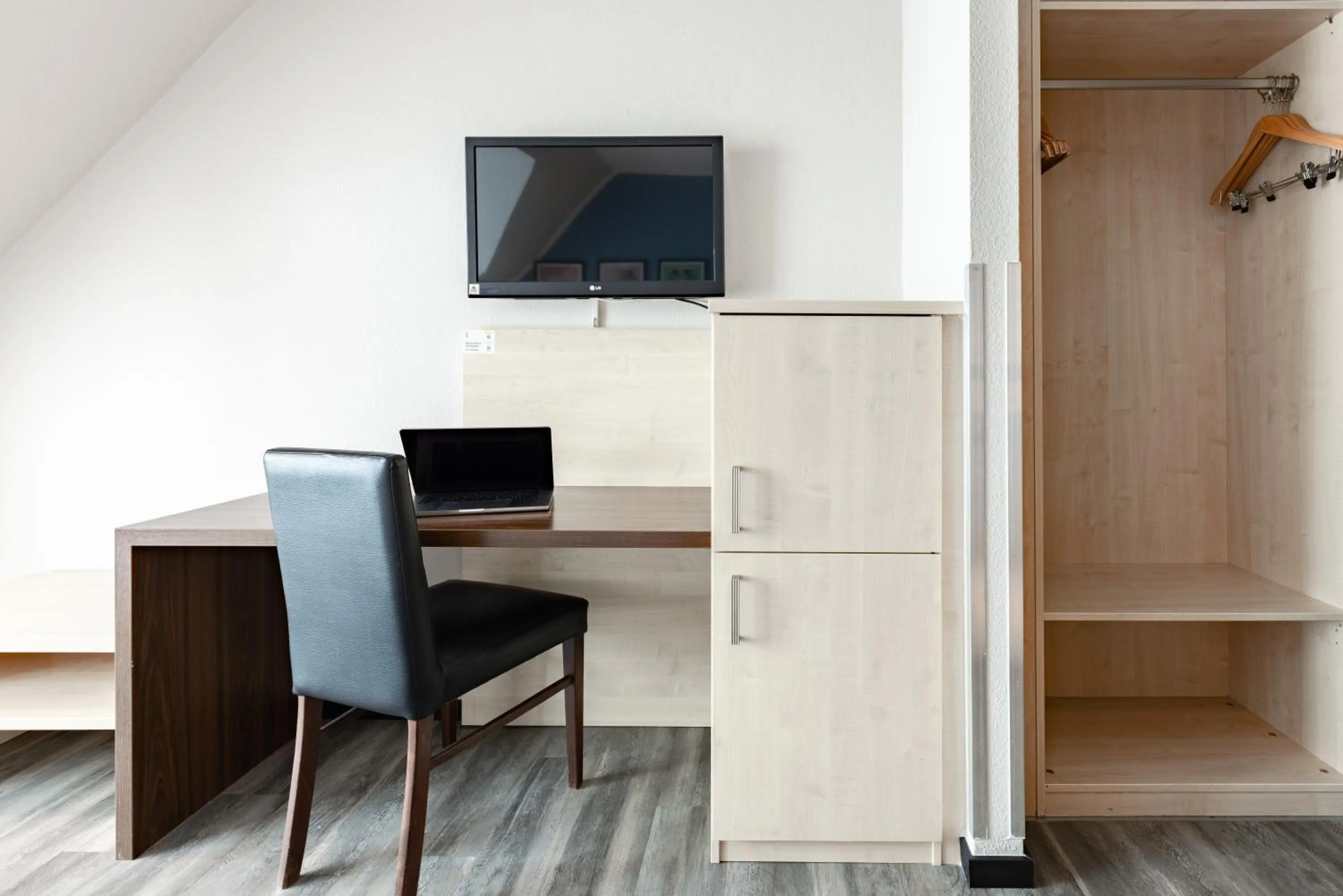 Photo of the whole room in Garner Hotel Cologne Porz - Airport by IHG