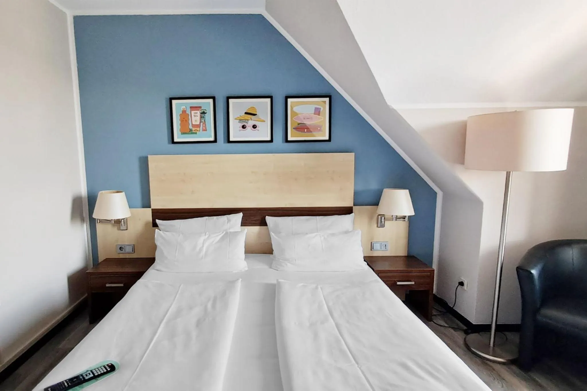 Photo of the whole room, Bed in Garner Hotel Cologne Porz - Airport by IHG