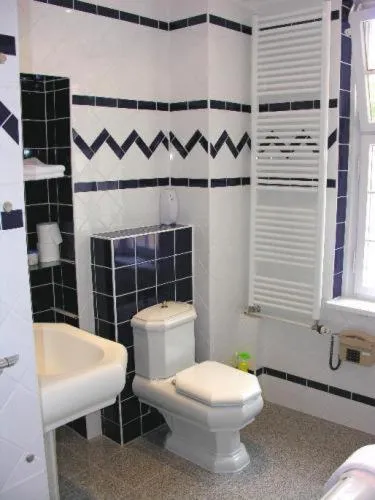 Bathroom in Waldhotel Silbermühle