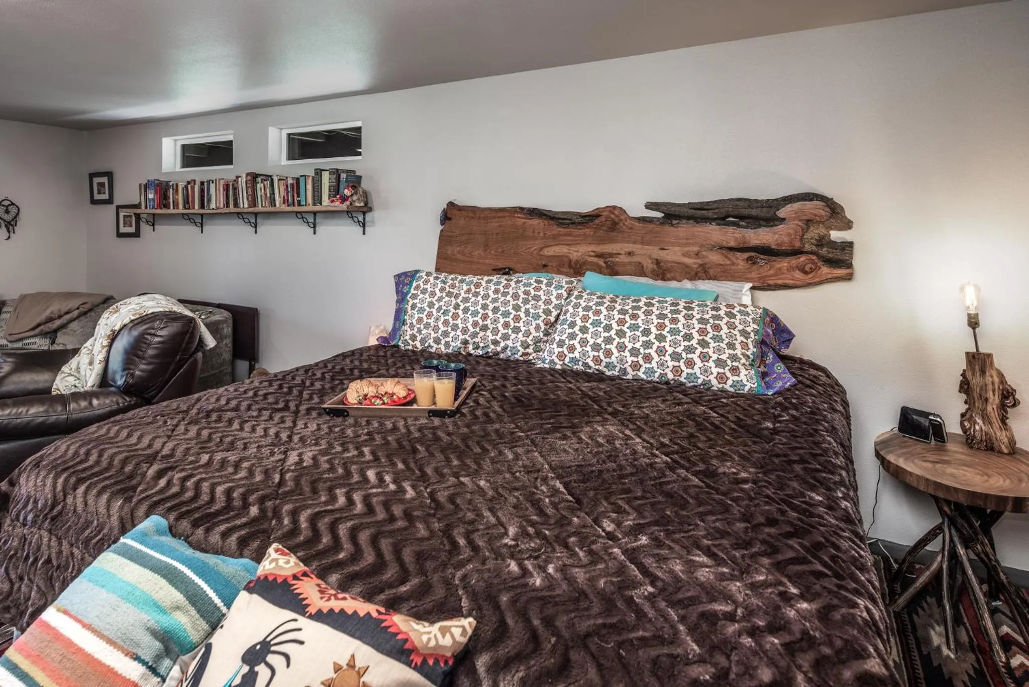 Property building, Bed in Valley View