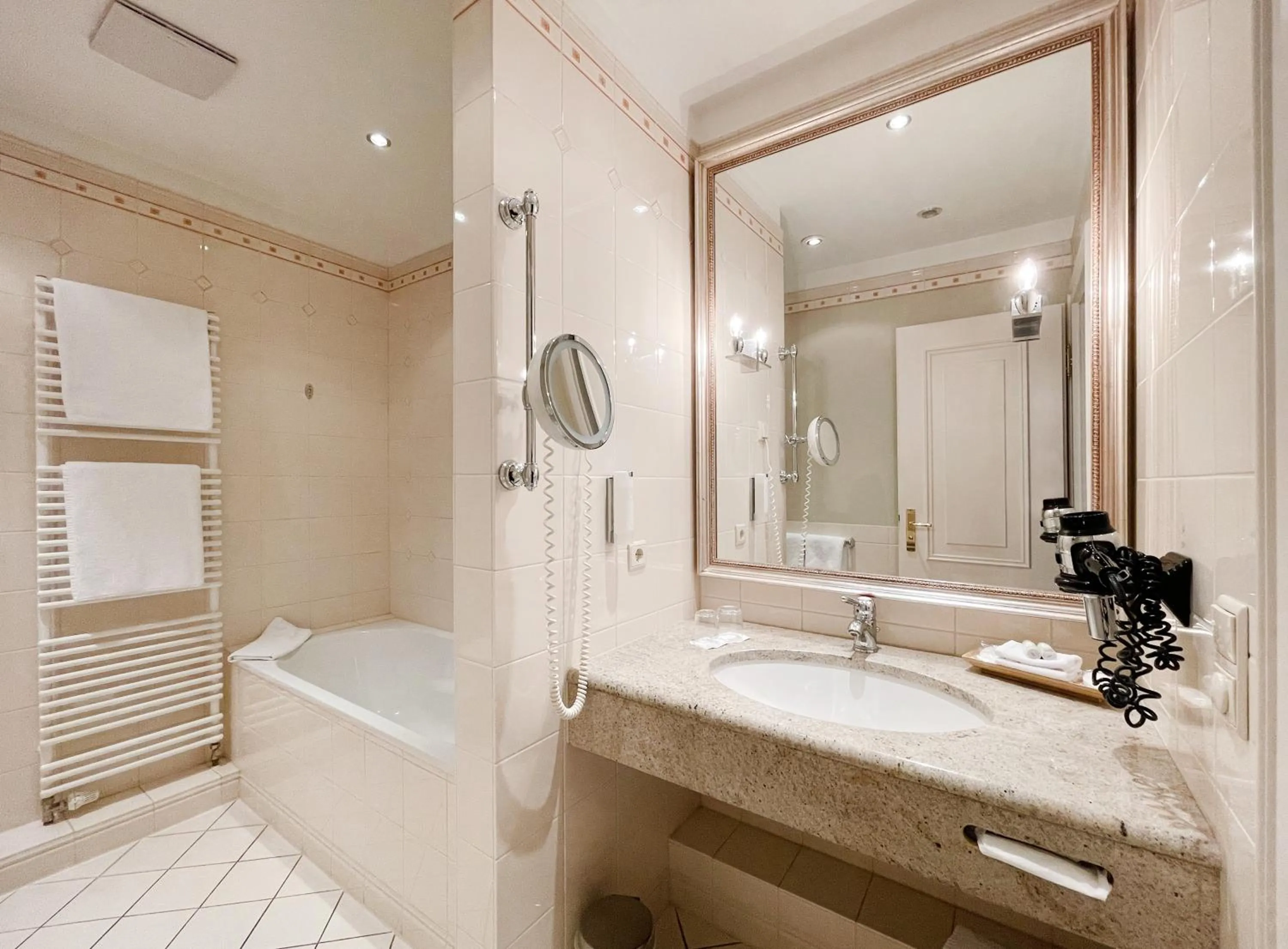 Bathroom in Romantik Hotel Kieler Kaufmann