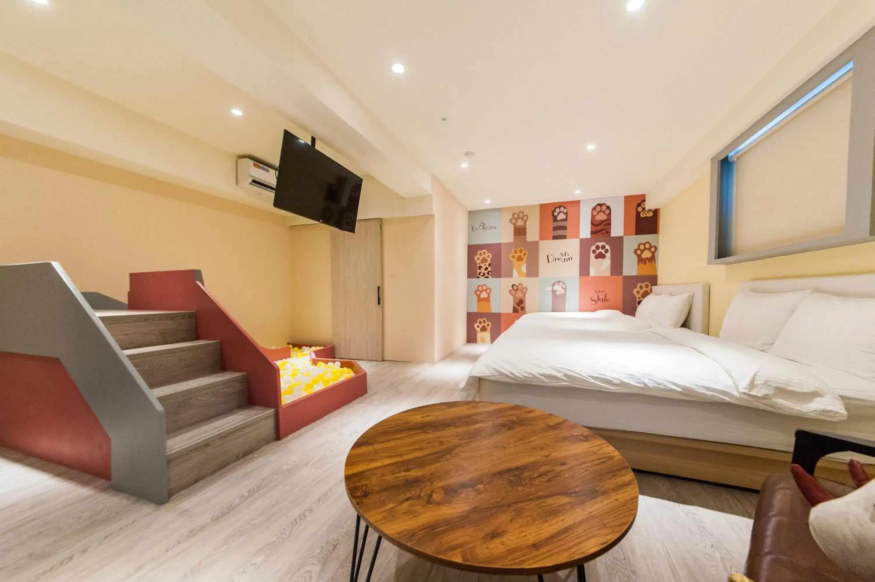 Bed in Talent Hotel Bed in Talent Hotel