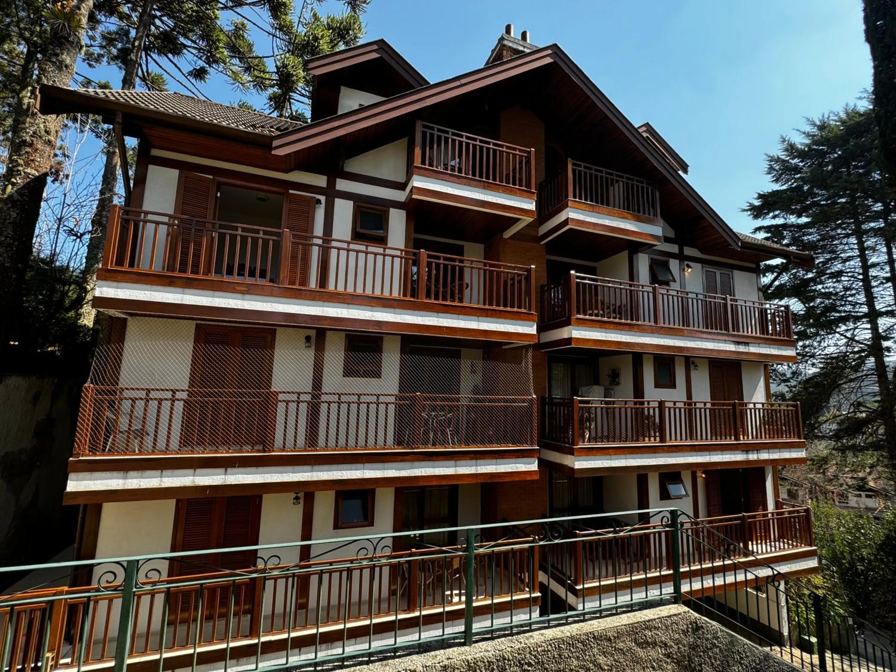 Apartamento Duplex a 300 mts do Centrinho!