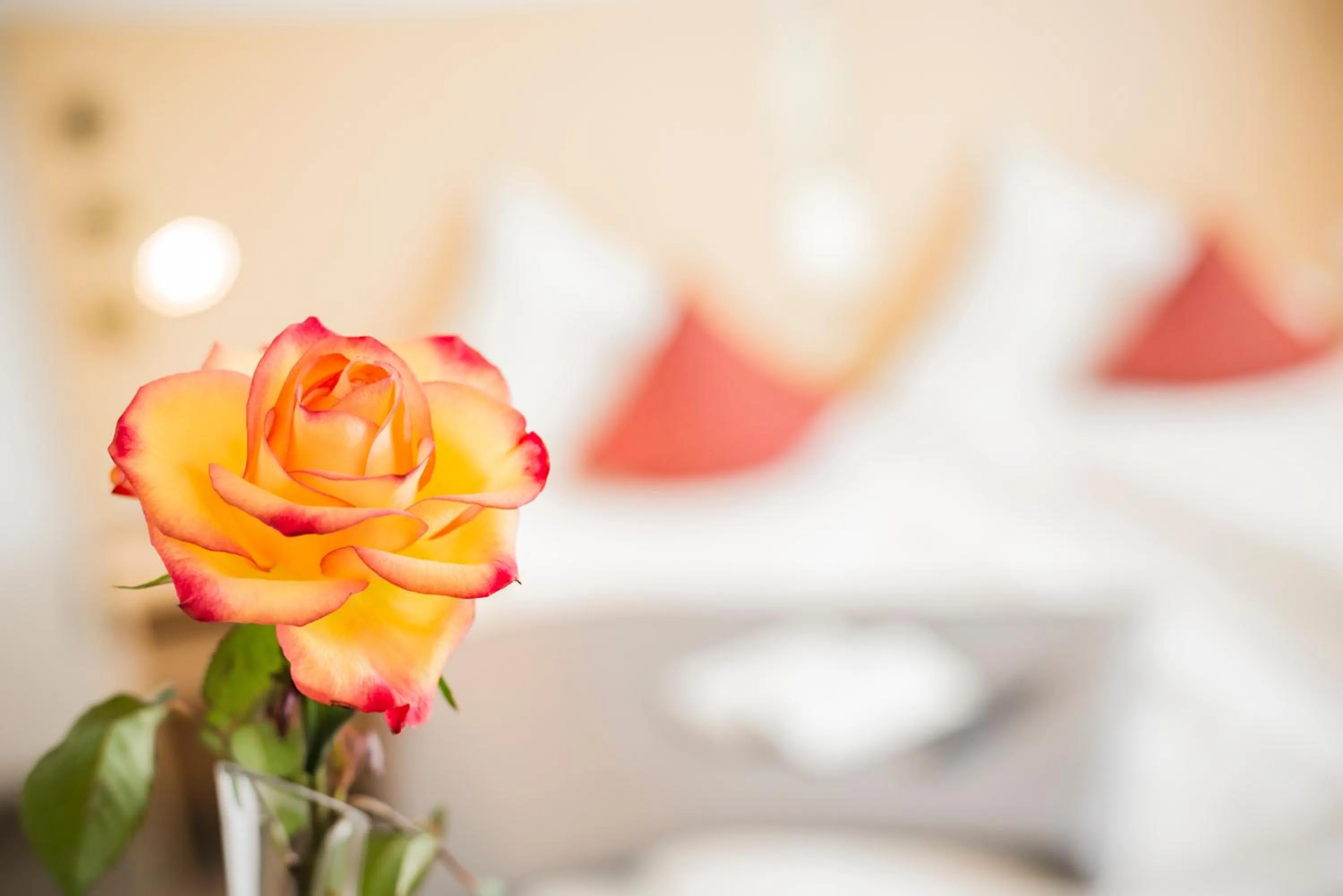 Decorative detail, Bed in City-Hotel garni