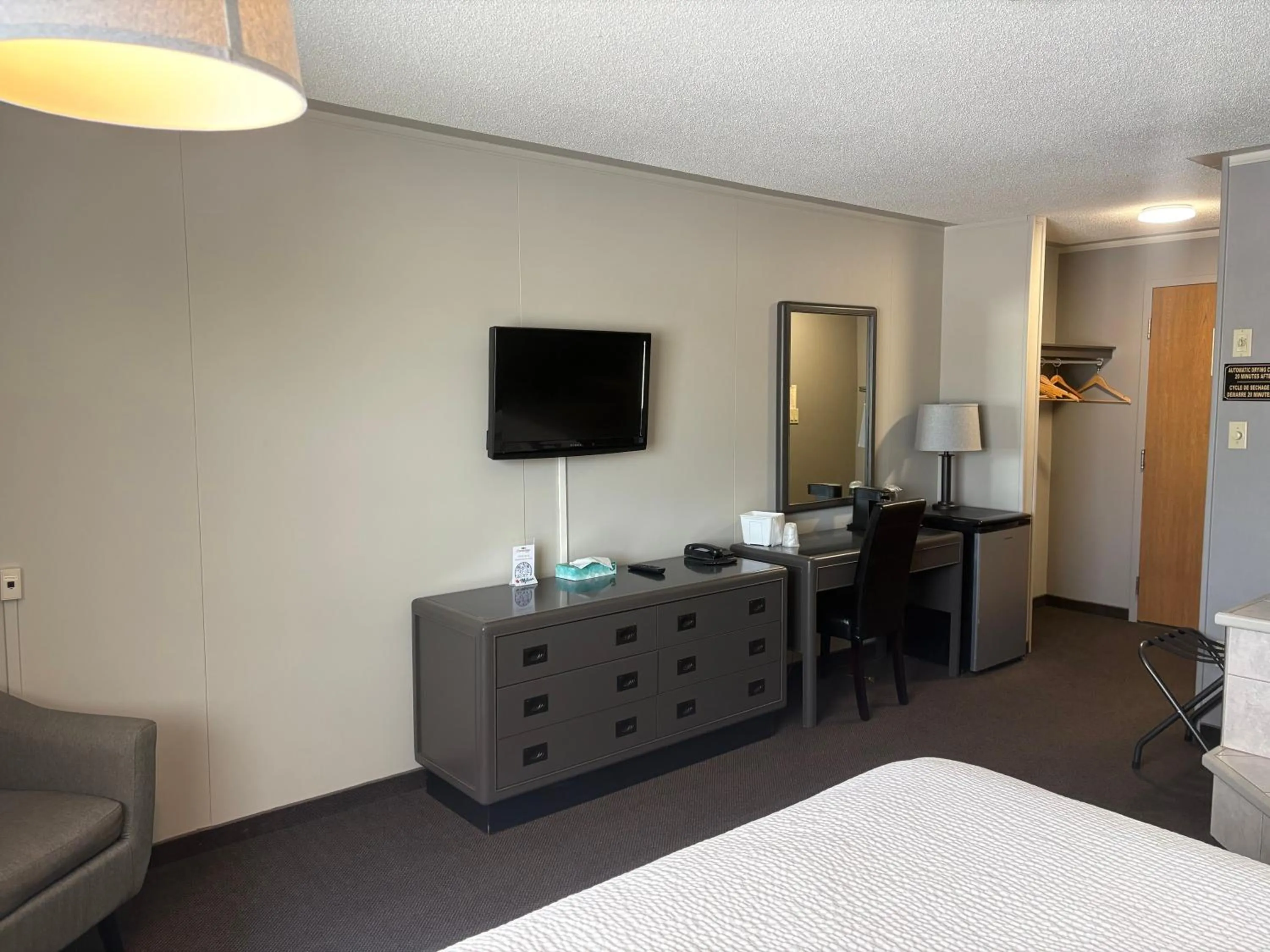 Bed in Companion Hotel Motel