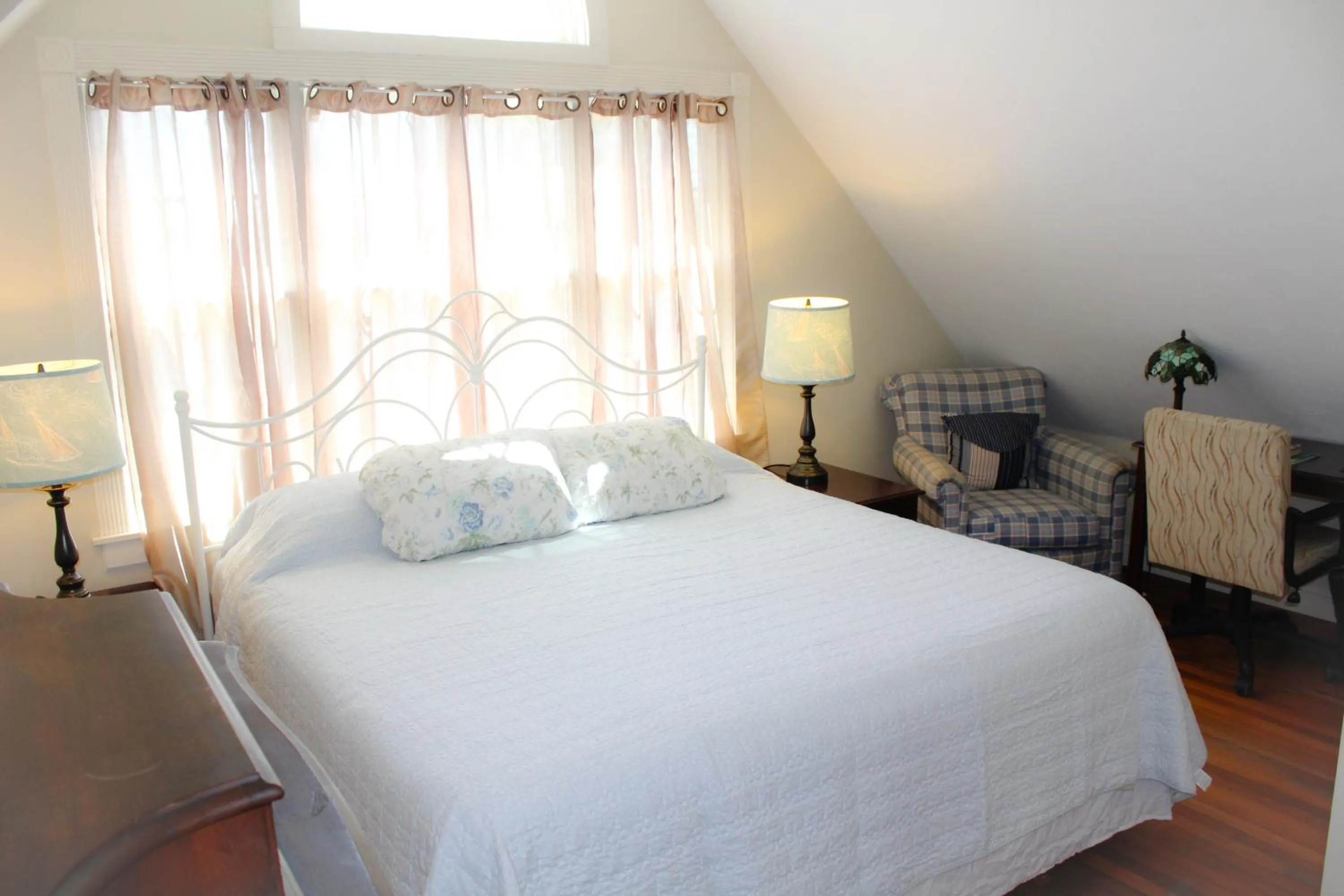 Bed in West Tisbury Inn